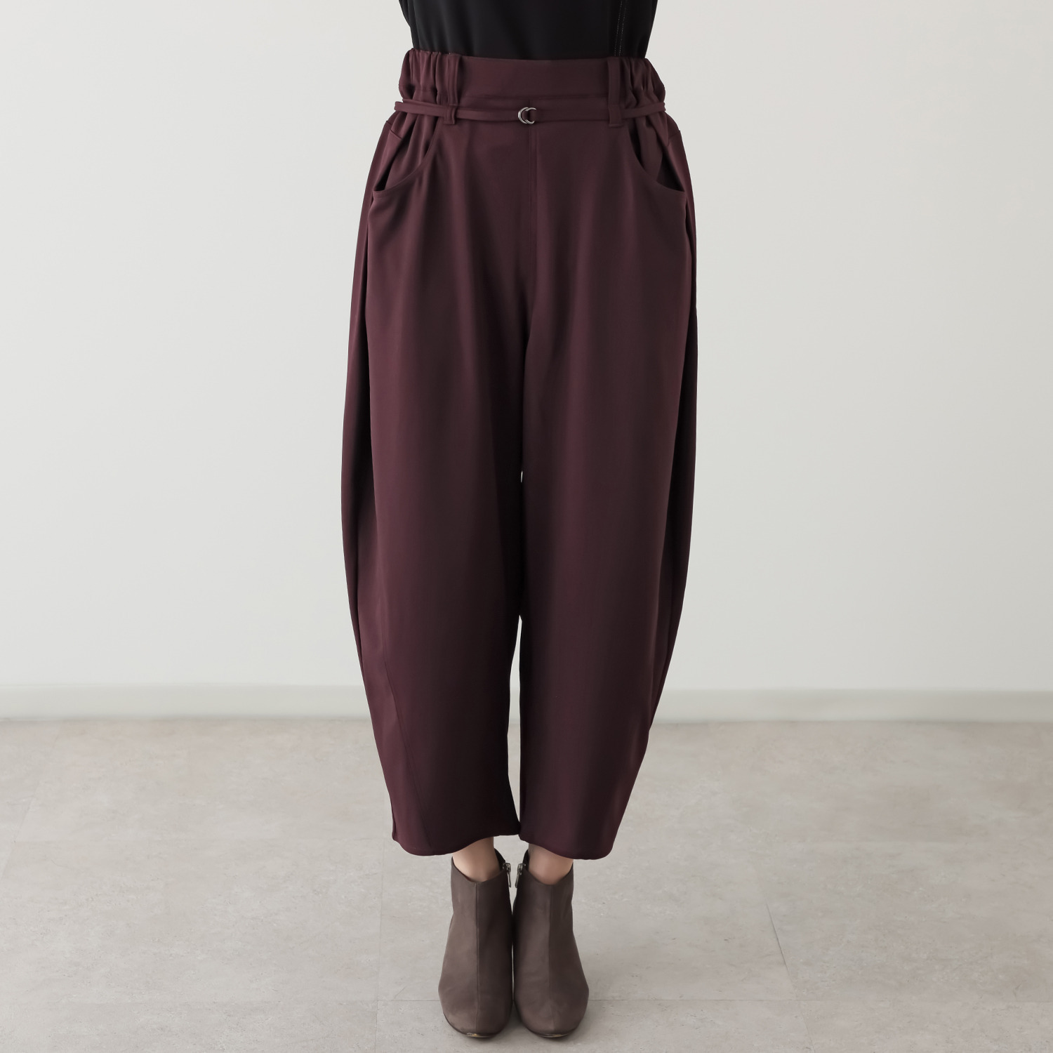 ヒロコ　デシネール ちょこっとモード ソフトバレルシルエット パンツ