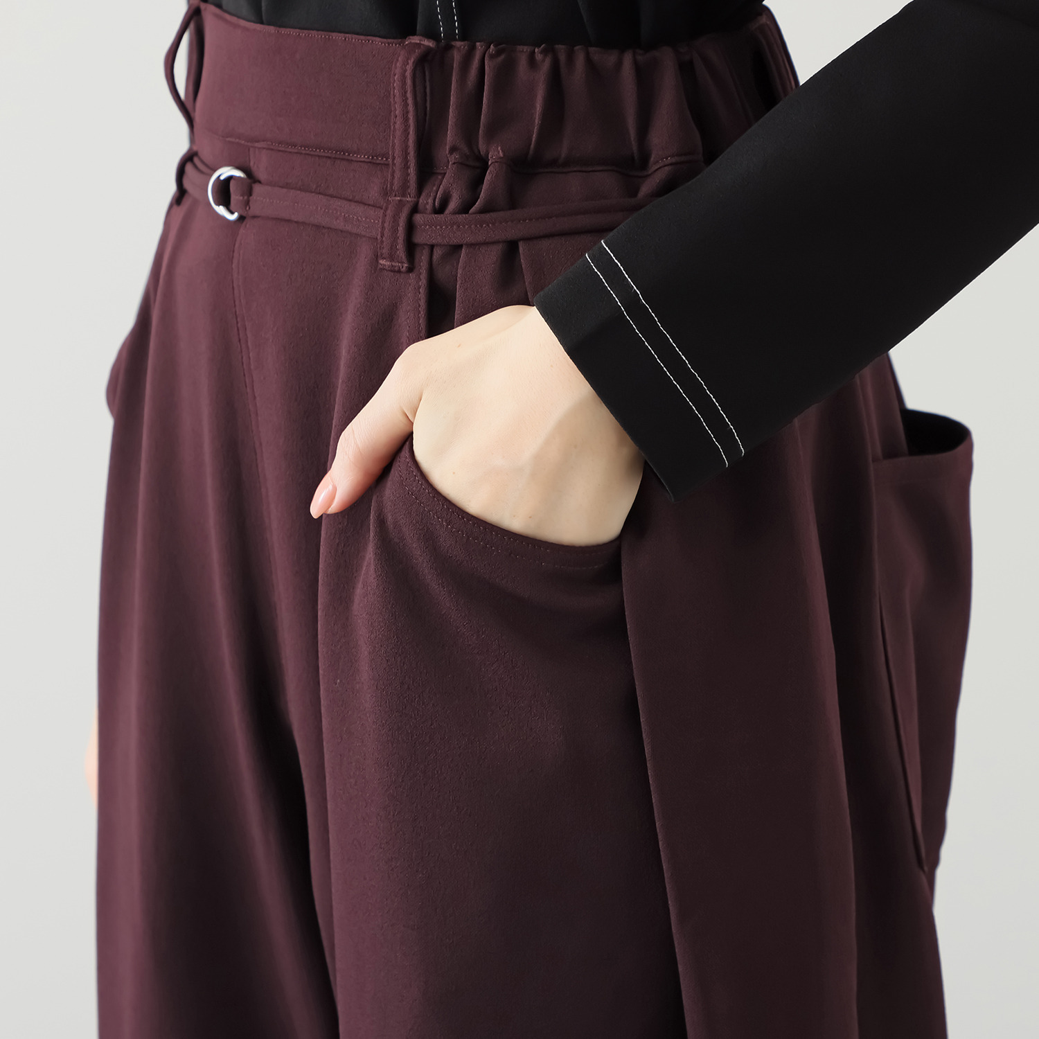 ヒロコ　デシネール ちょこっとモード ソフトバレルシルエット パンツ