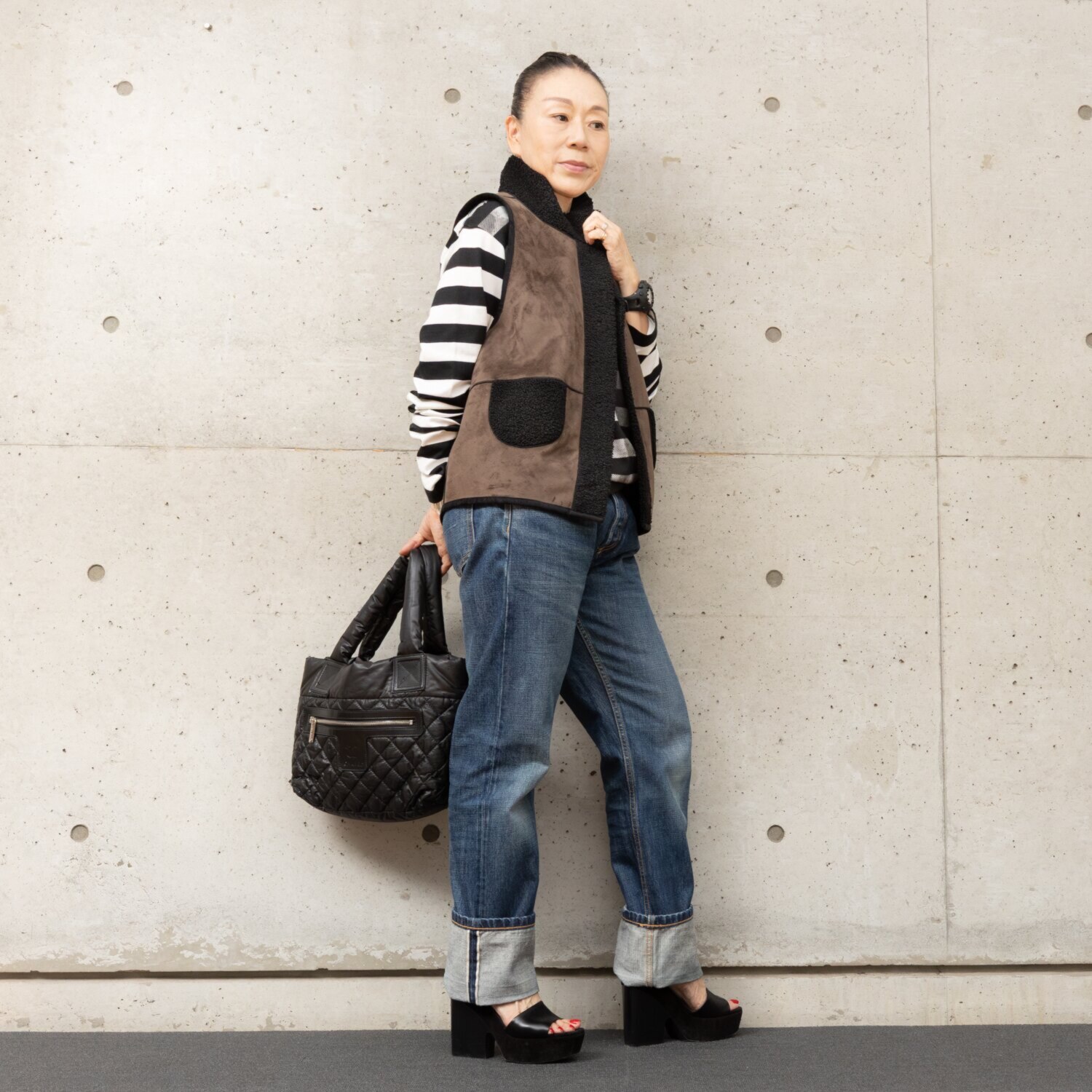 ヒロコ　デシネール ボア＆フェイクファー オフハイネック リバーシブル仕立て バレルシルエット ベスト