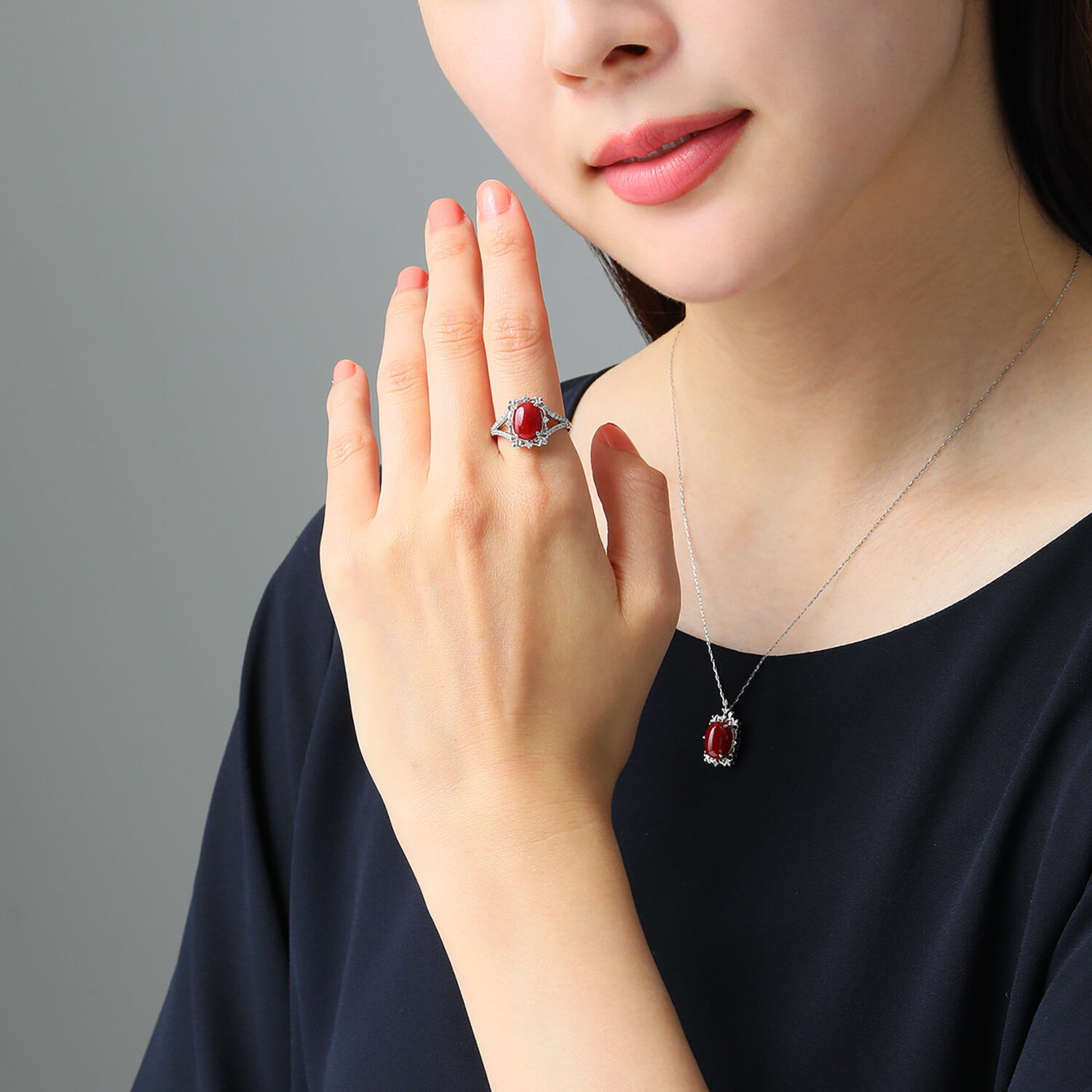 香瑚 プラチナ９００ ２カラットＵＰ 高知県産血赤珊瑚＆ ダイヤモンド オーバルリング