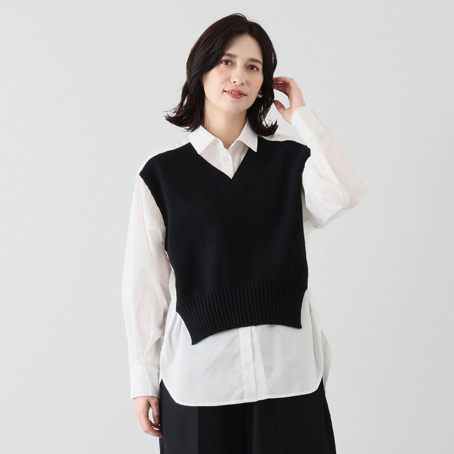 ウノ・ウノ・ドゥーエ おしゃれ見え間違いなし！ レイヤードに見える ニットドッキングシャツ