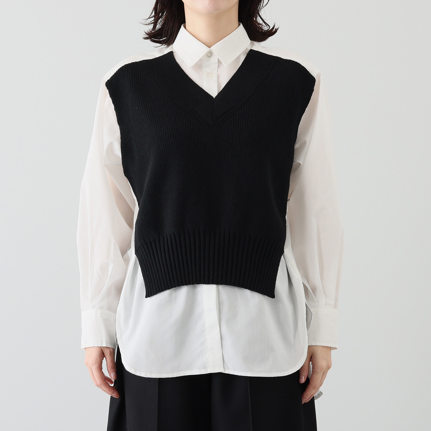 ウノ・ウノ・ドゥーエ おしゃれ見え間違いなし！ レイヤードに見える ニットドッキングシャツ