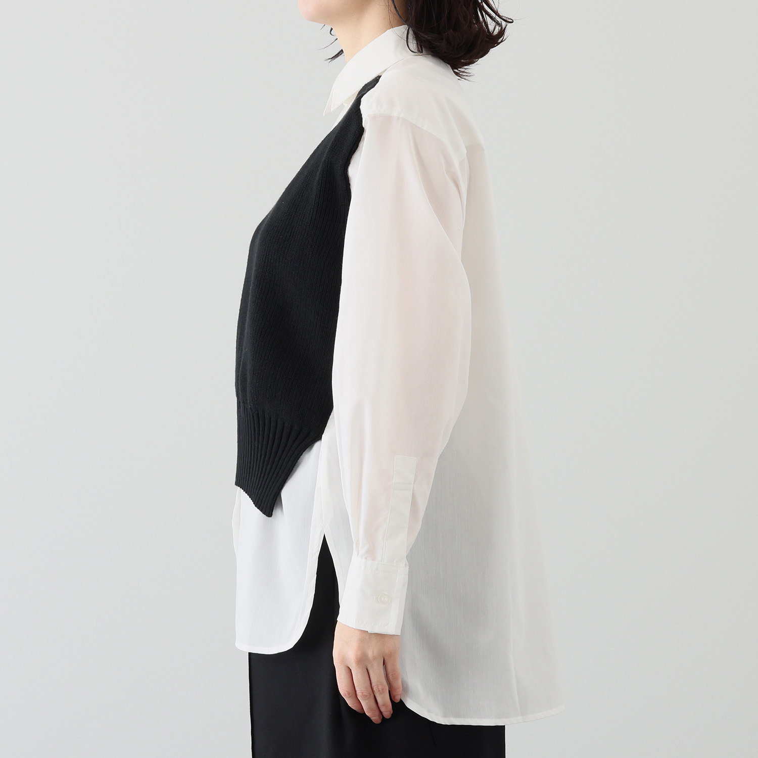 ウノ・ウノ・ドゥーエ おしゃれ見え間違いなし！ レイヤードに見える ニットドッキングシャツ