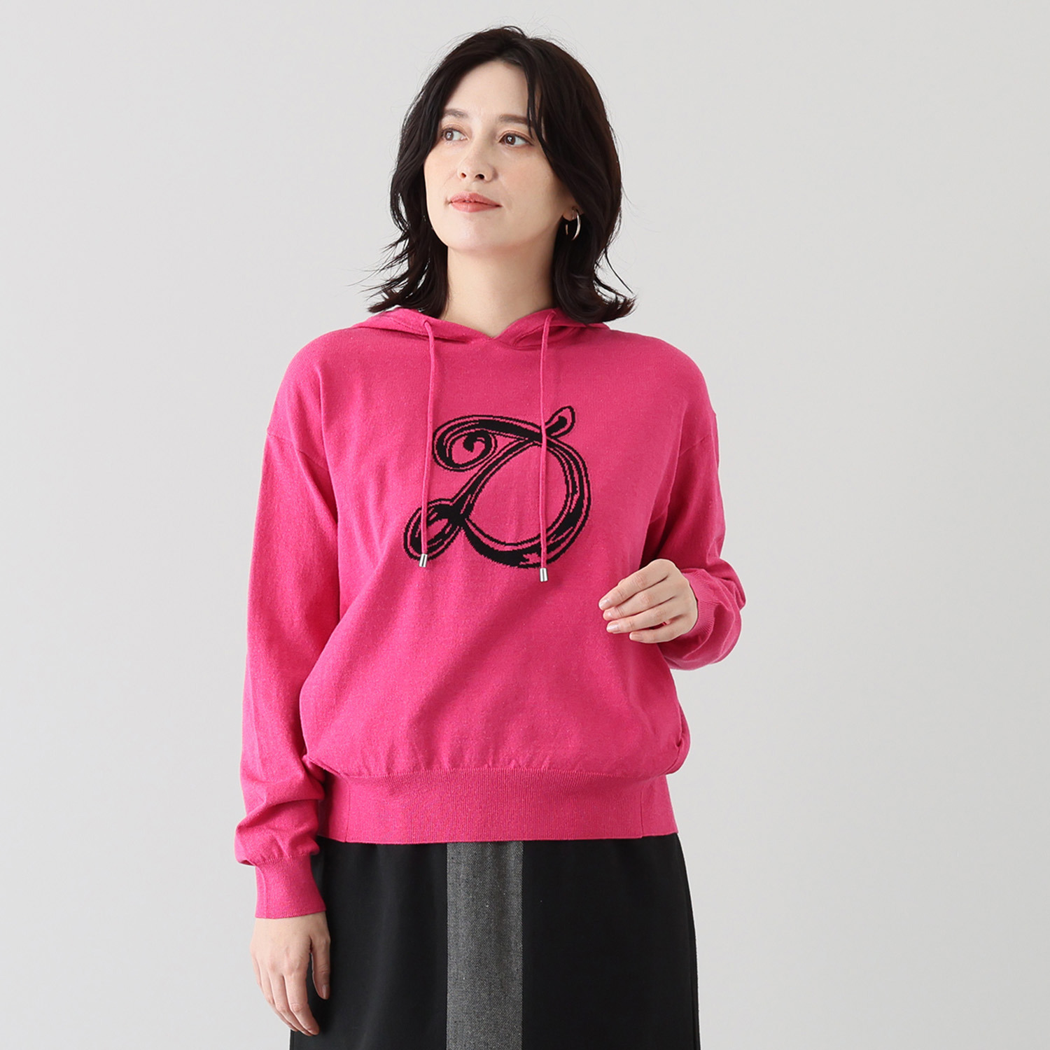 ウノ・ウノ・ドゥーエ ジャガード“Ｄ”ロゴ フーディーニット ライトパーカー