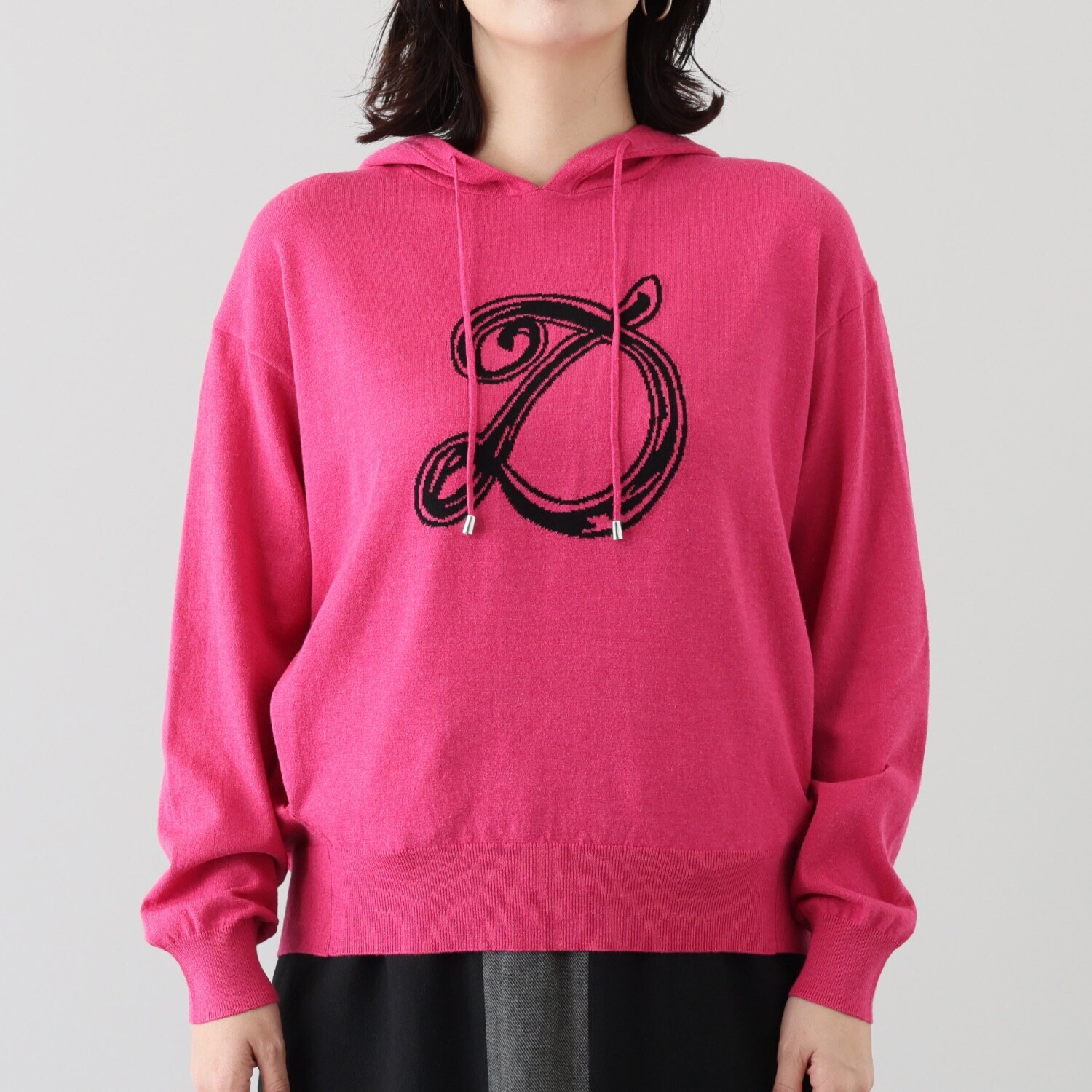 ウノ・ウノ・ドゥーエ ジャガード“Ｄ”ロゴ フーディーニット ライトパーカー