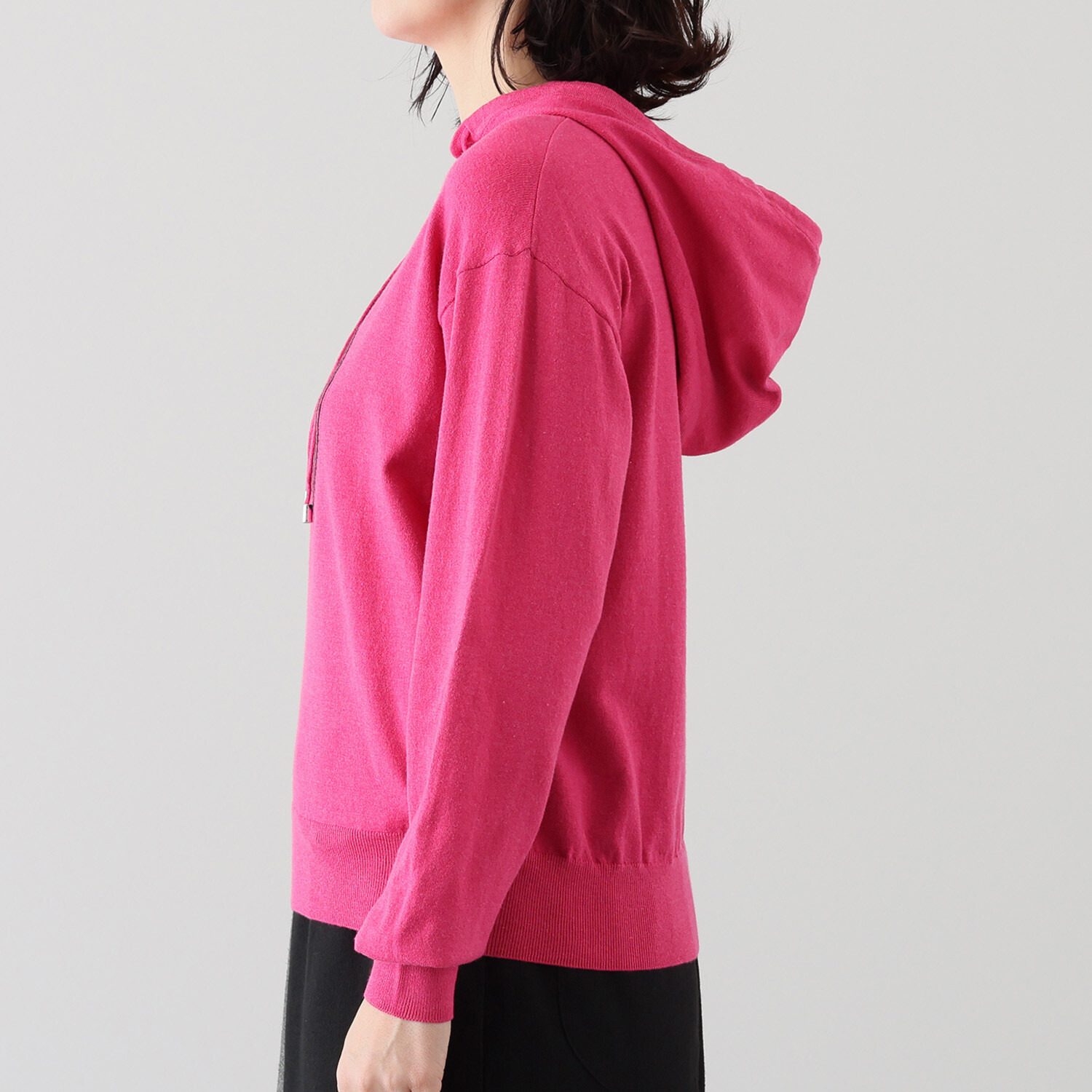 ウノ・ウノ・ドゥーエ ジャガード“Ｄ”ロゴ フーディーニット ライトパーカー