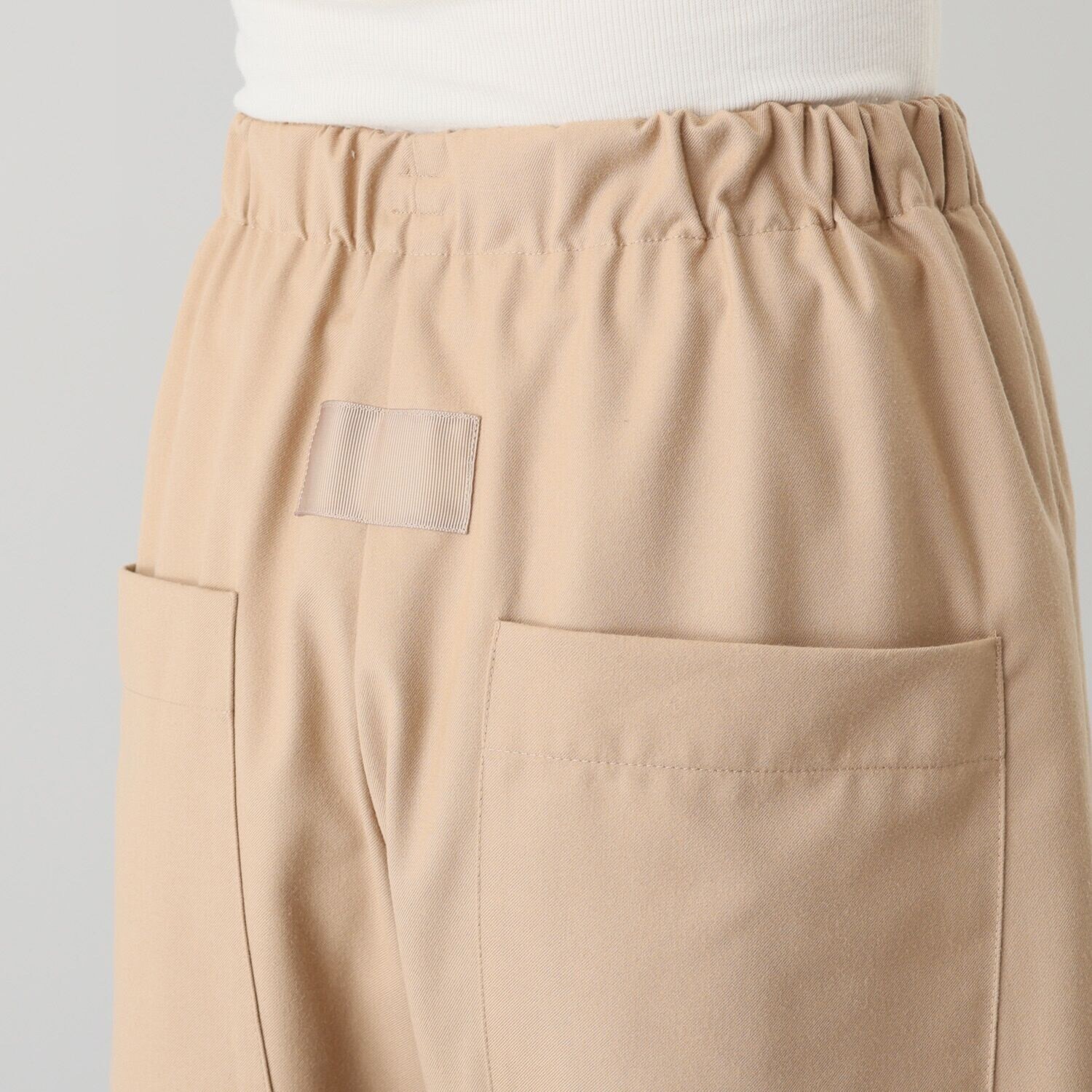 ウノ・ウノ・ドゥーエ ウール見えなのに軽やか ふんわり起毛 クラシックワイドパンツ