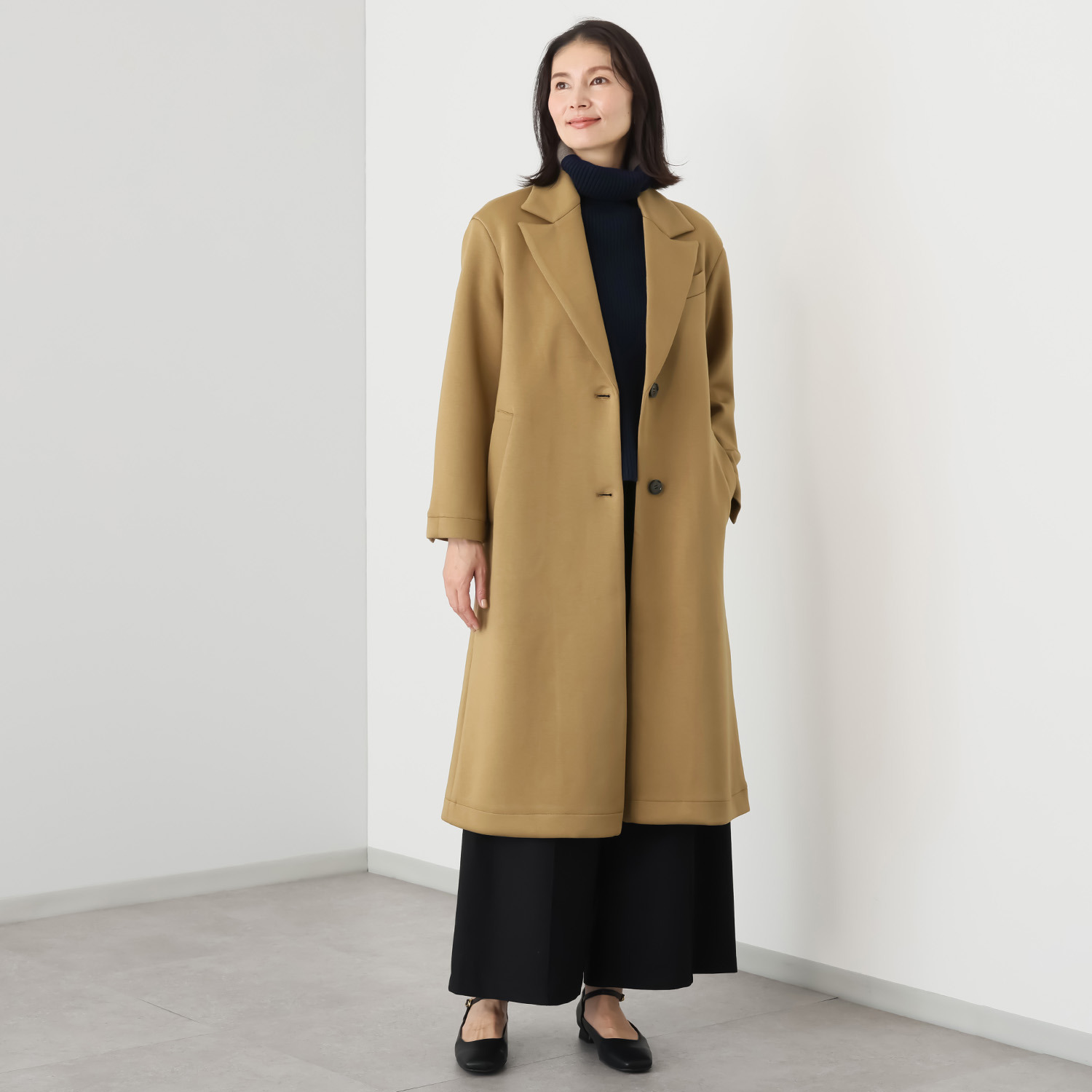 ウノ・ウノ・ドゥーエ 着るだけでスタイリッシュ もっちりリッチ テーラードコート