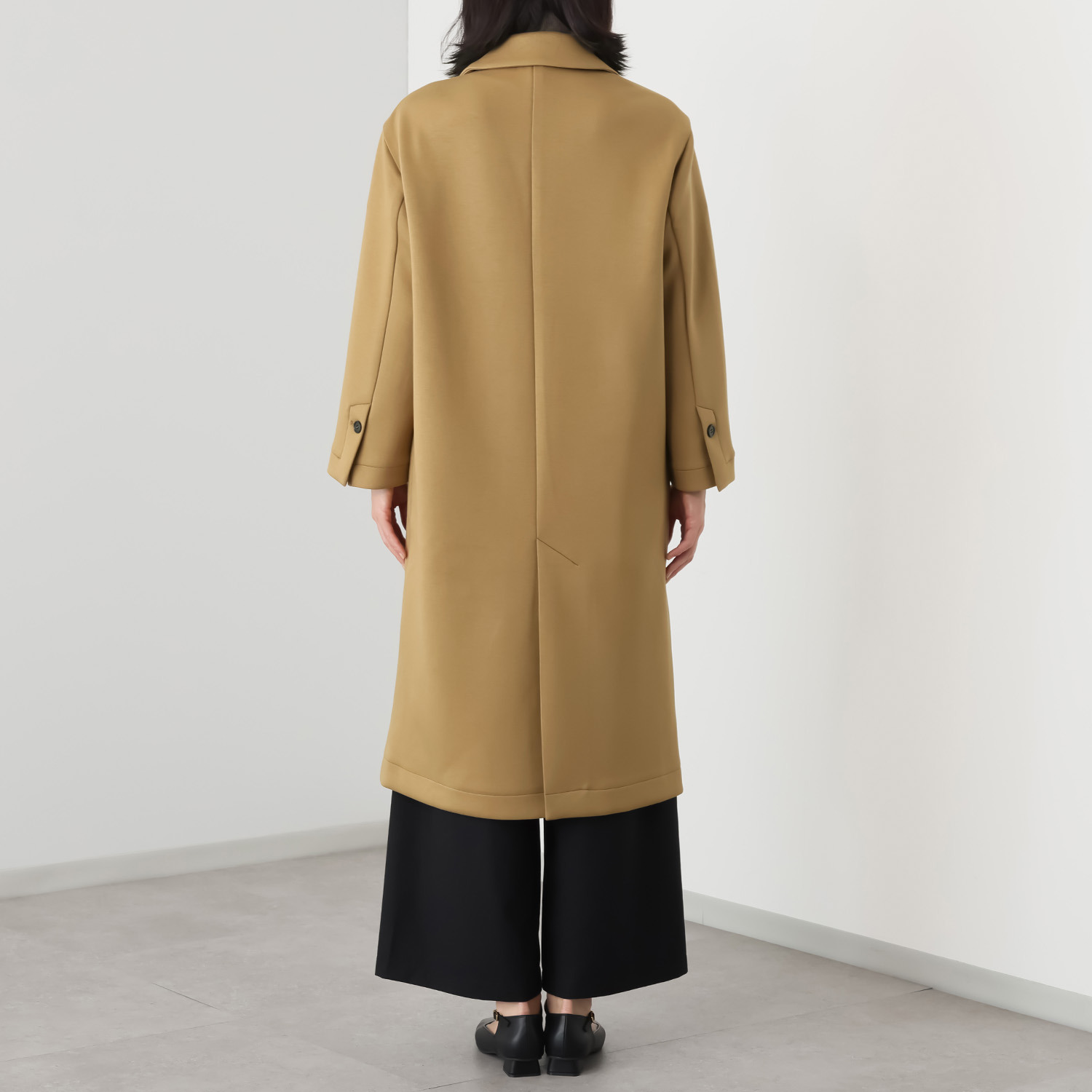 ウノ・ウノ・ドゥーエ 着るだけでスタイリッシュ もっちりリッチ テーラードコート