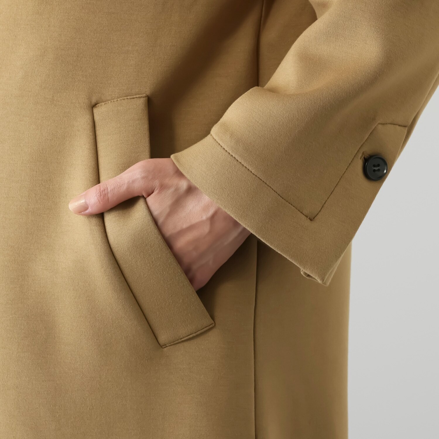 ウノ・ウノ・ドゥーエ 着るだけでスタイリッシュ もっちりリッチ テーラードコート