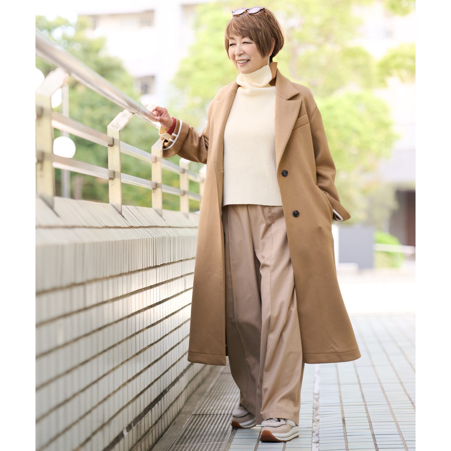 ウノ・ウノ・ドゥーエ 着るだけでスタイリッシュ もっちりリッチ テーラードコート