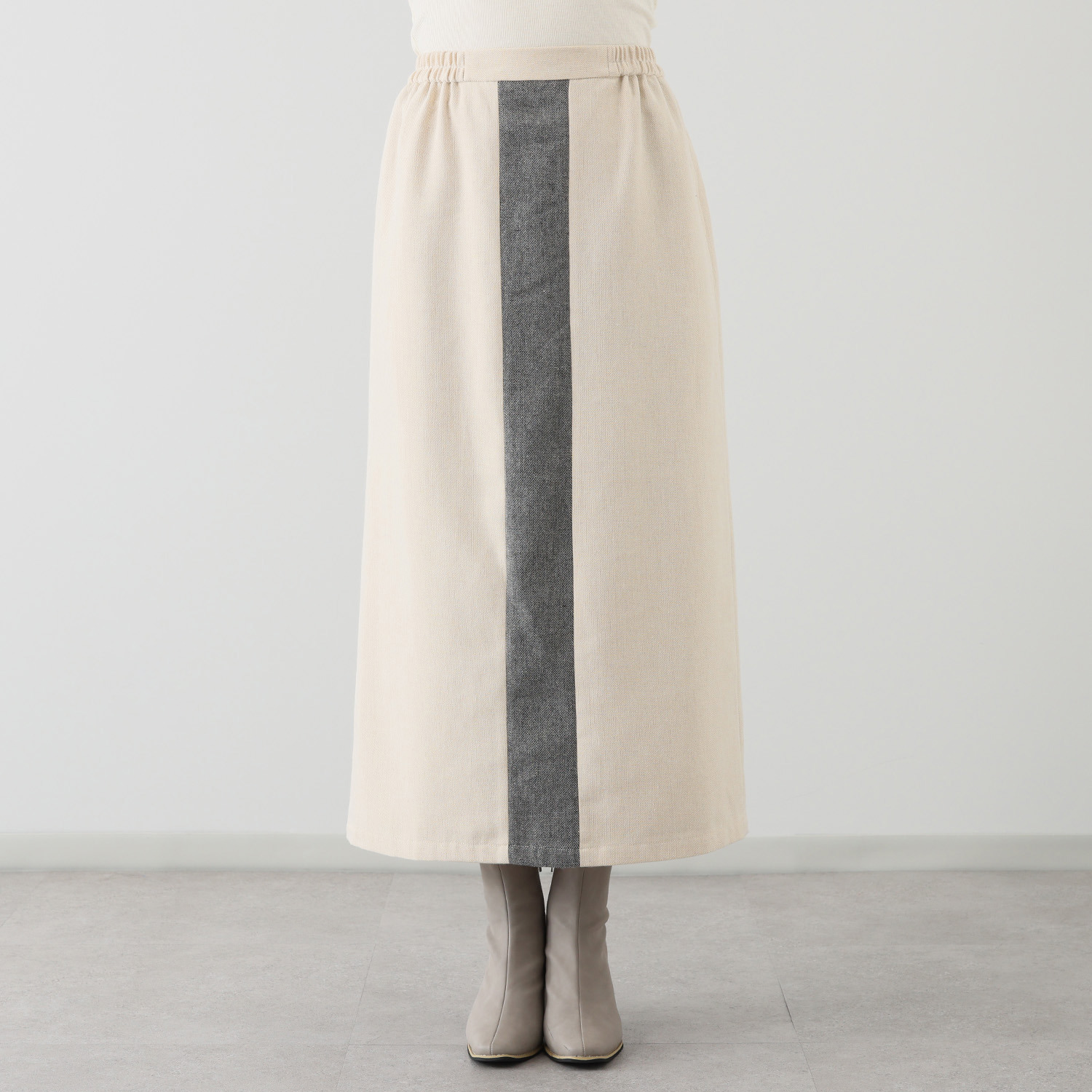 ウノ・ウノ・ドゥーエ ラインアクセントスカート