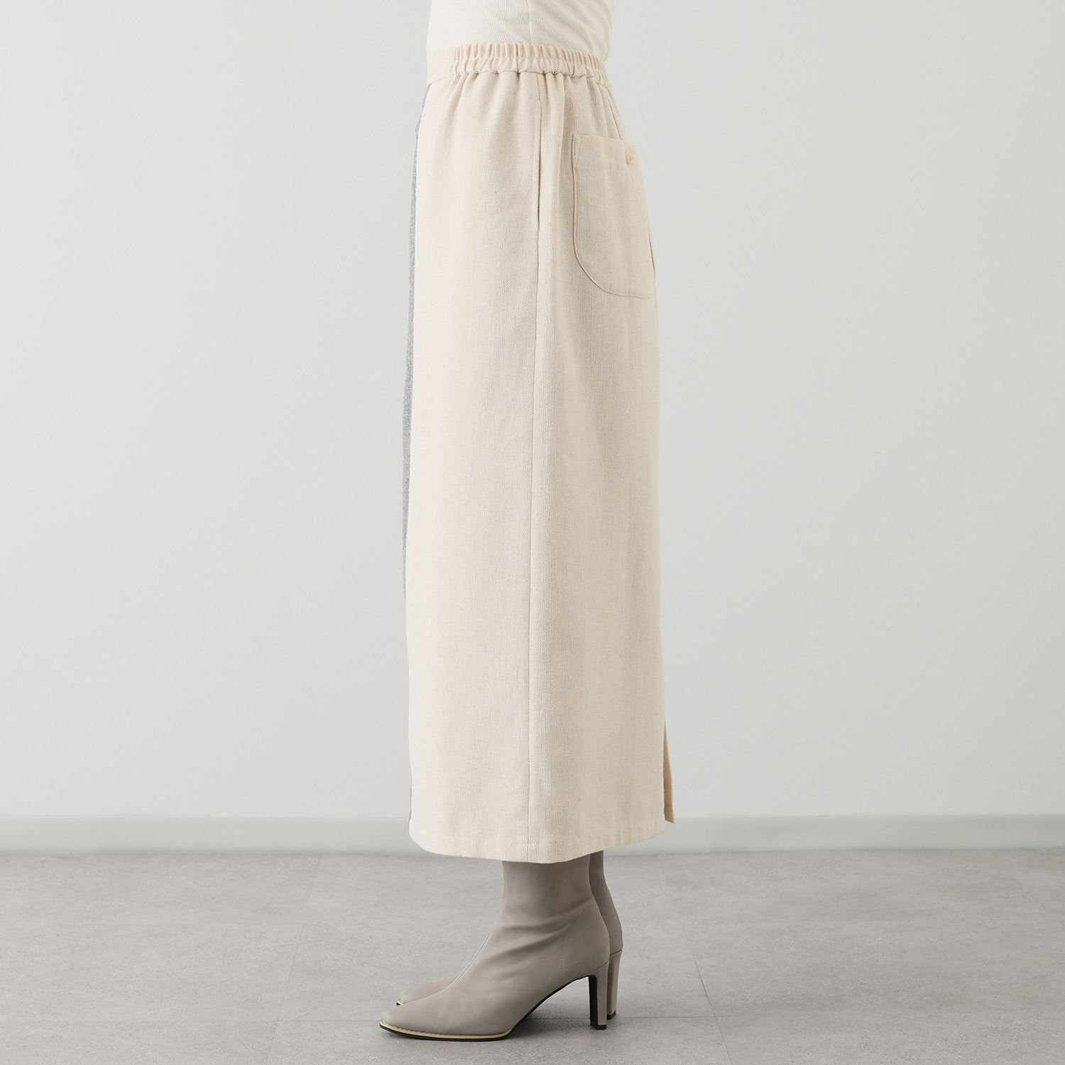 ウノ・ウノ・ドゥーエ ラインアクセントスカート