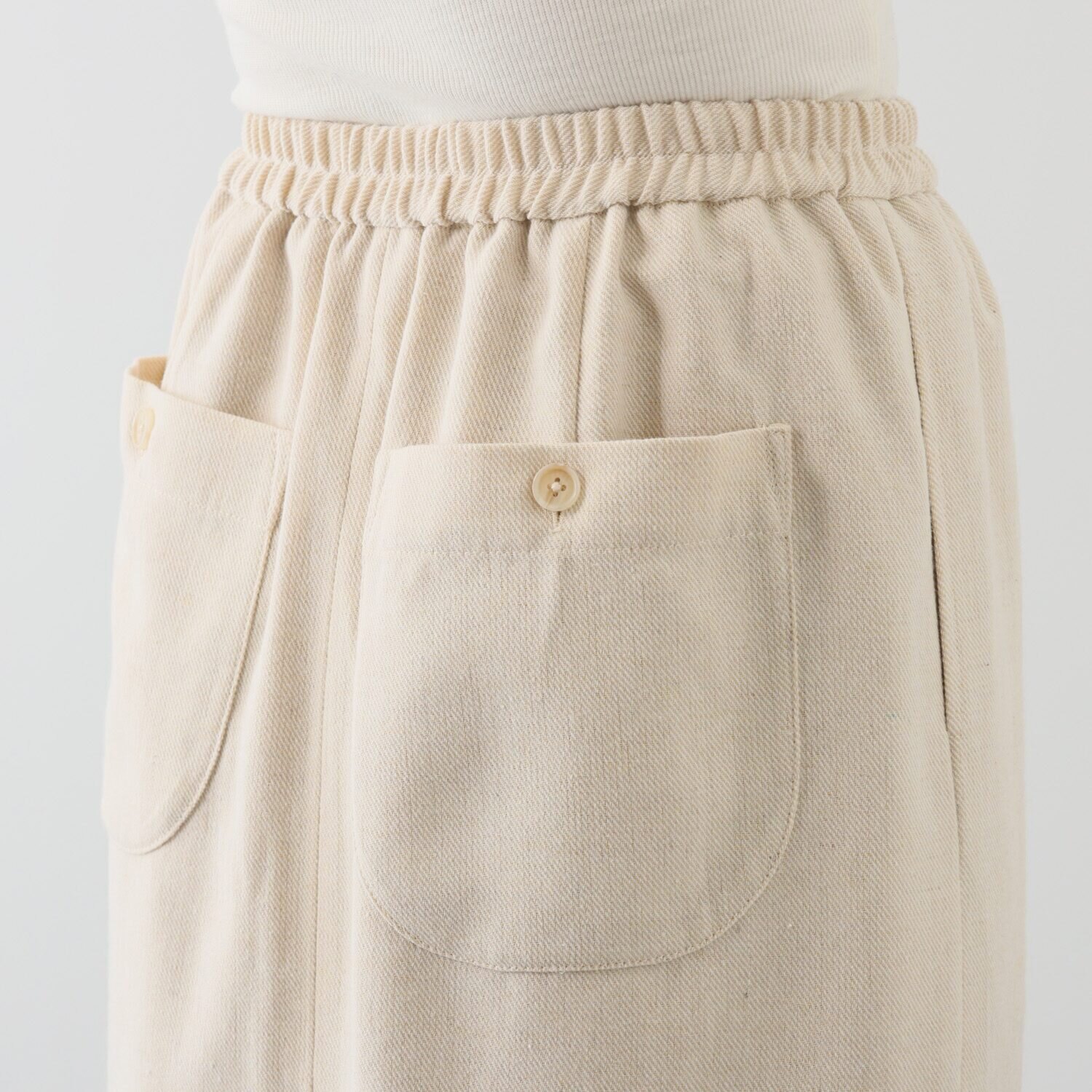 ウノ・ウノ・ドゥーエ ラインアクセントスカート