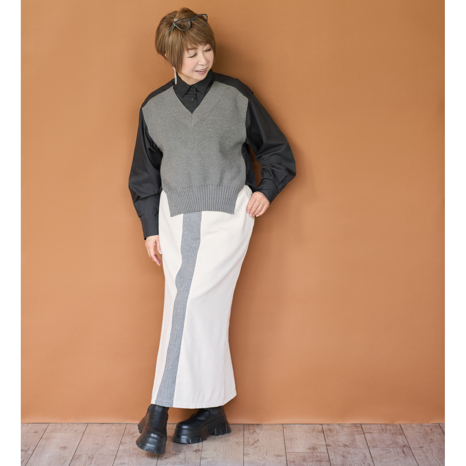 ウノ・ウノ・ドゥーエ ラインアクセントスカート