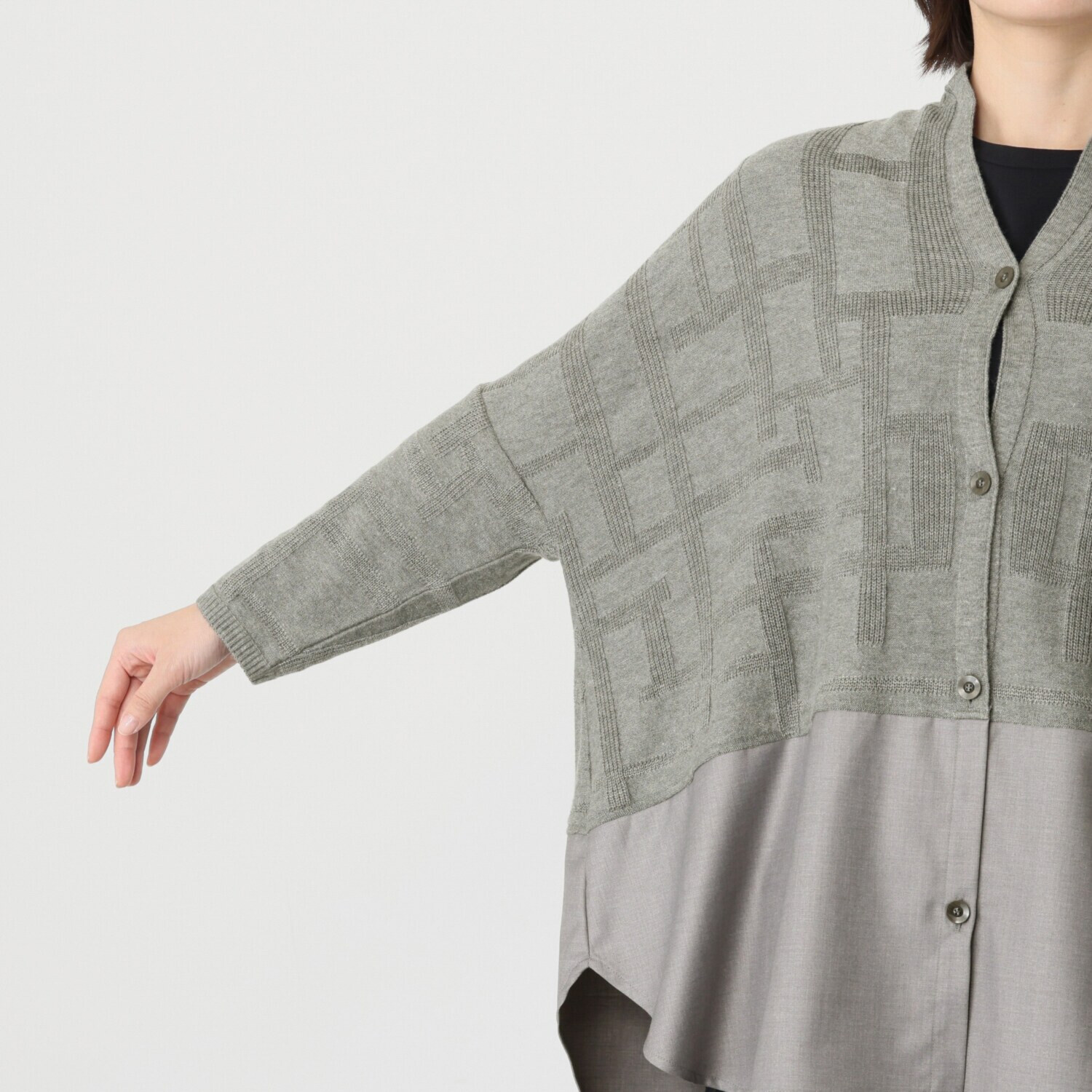 ヨシヨシ バイ　ピージェイ オーバーサイズシルエット 異素材切替 デザインカーディガン