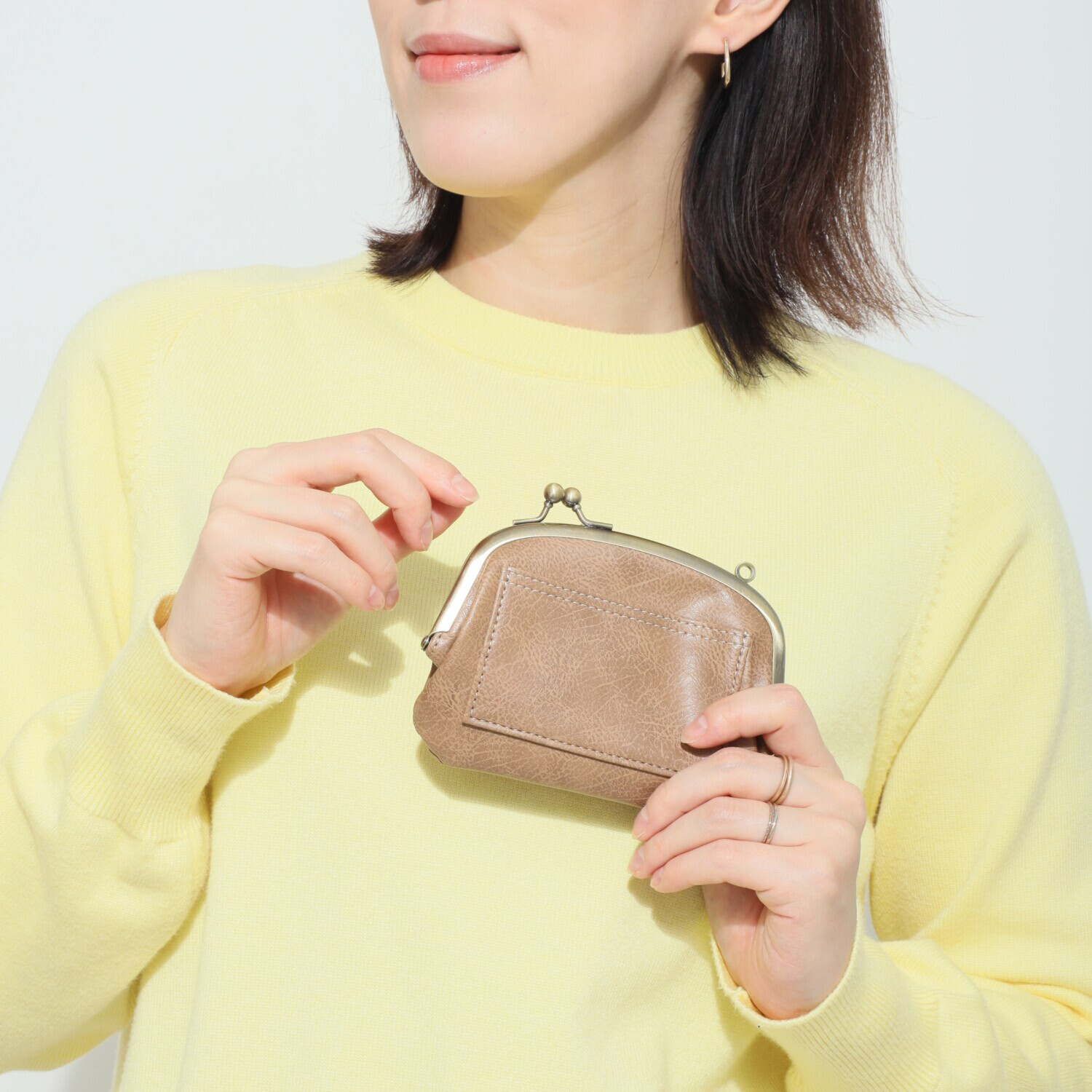 ラフィール ナチュラルな風合いの がま口財布