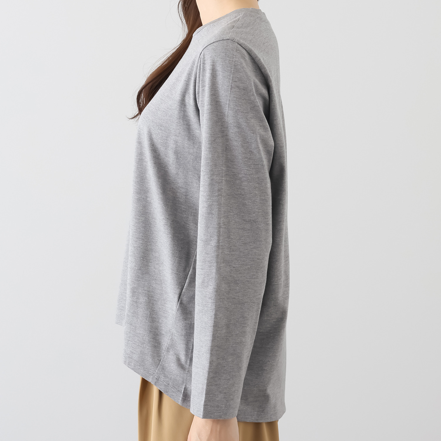 ソアージュ 希少なスビン綿１００％ とろける肌触りと 上品な光沢 ラウンドヘムデザイン カットソープルオーバー