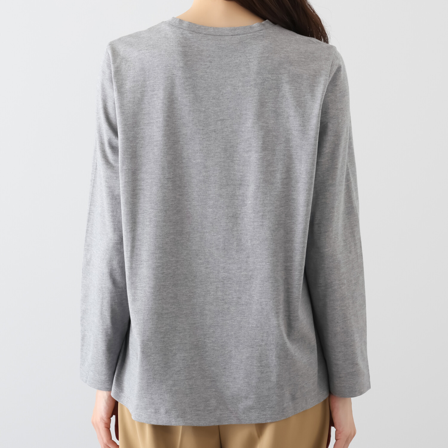 ソアージュ 希少なスビン綿１００％ とろける肌触りと 上品な光沢 ラウンドヘムデザイン カットソープルオーバー