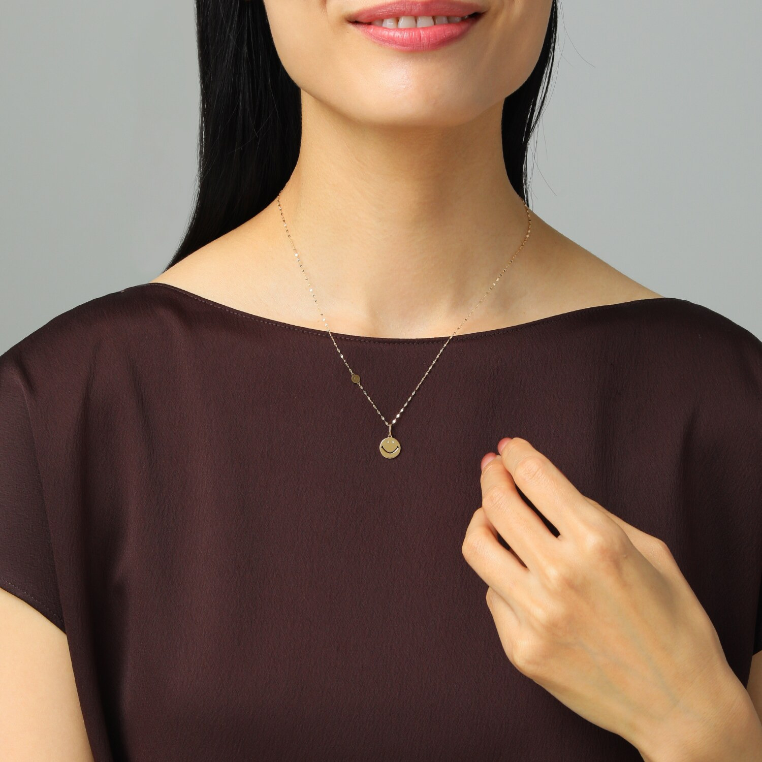 エクラプリュス １８Ｋ ダイヤモンドアイ スマイル ペンダントトップ