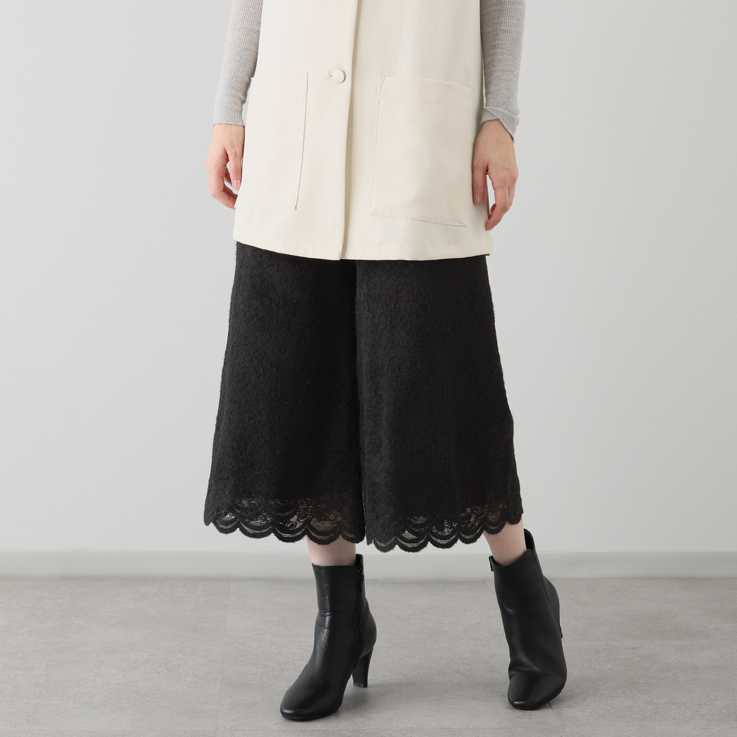 シルバーミントシュガー 裾見せでスタイリングする 重ね着に使える 起毛レース ペチパンツ