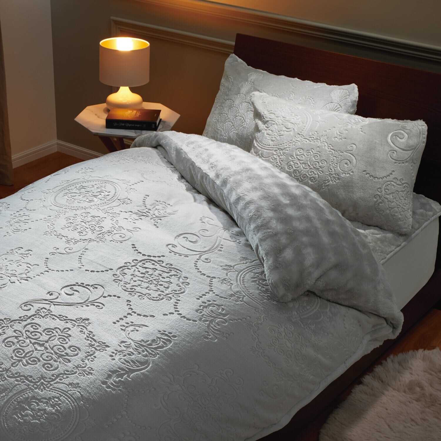 ｎｉｓｈｉｋａｗａ とろけるような 極上ファータッチ あったか吸湿発熱 ウォームラヴ 掛けふとんカバー ＜ダブル＞