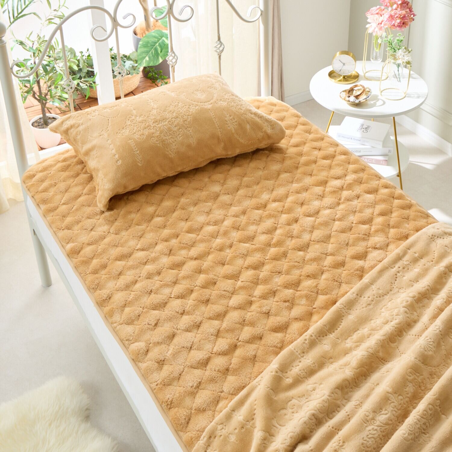 ｎｉｓｈｉｋａｗａ とろけるような 極上ファータッチ あったか吸湿発熱 ウォームラヴ 敷きパッド ＜ダブル＞