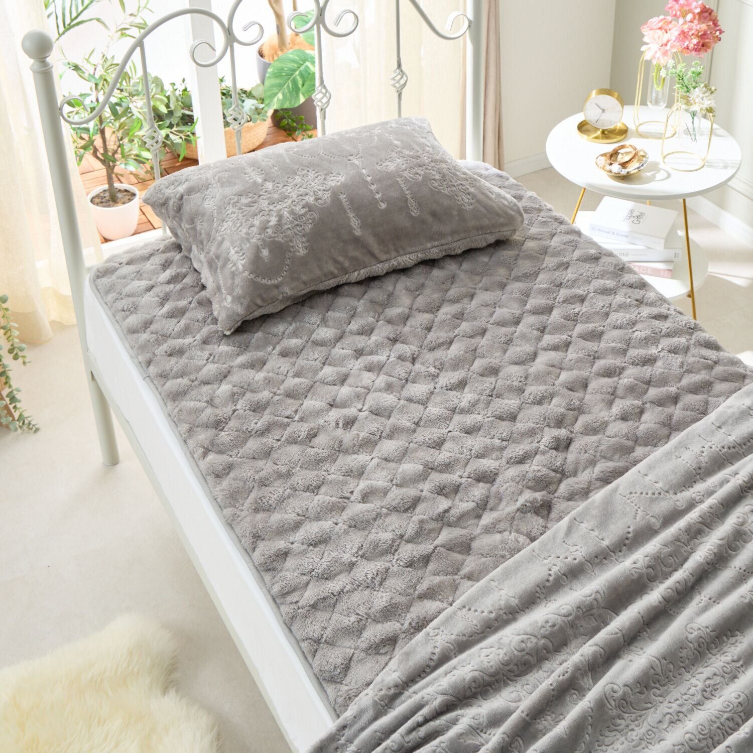 ｎｉｓｈｉｋａｗａ とろけるような 極上ファータッチ あったか吸湿発熱 ウォームラヴ 敷きパッド ＜ダブル＞