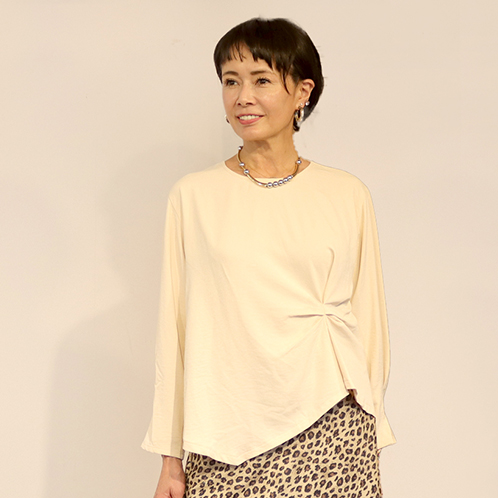 ルティア ドレープアクセント ブラウス ルティア ドレープアクセント ブラウス