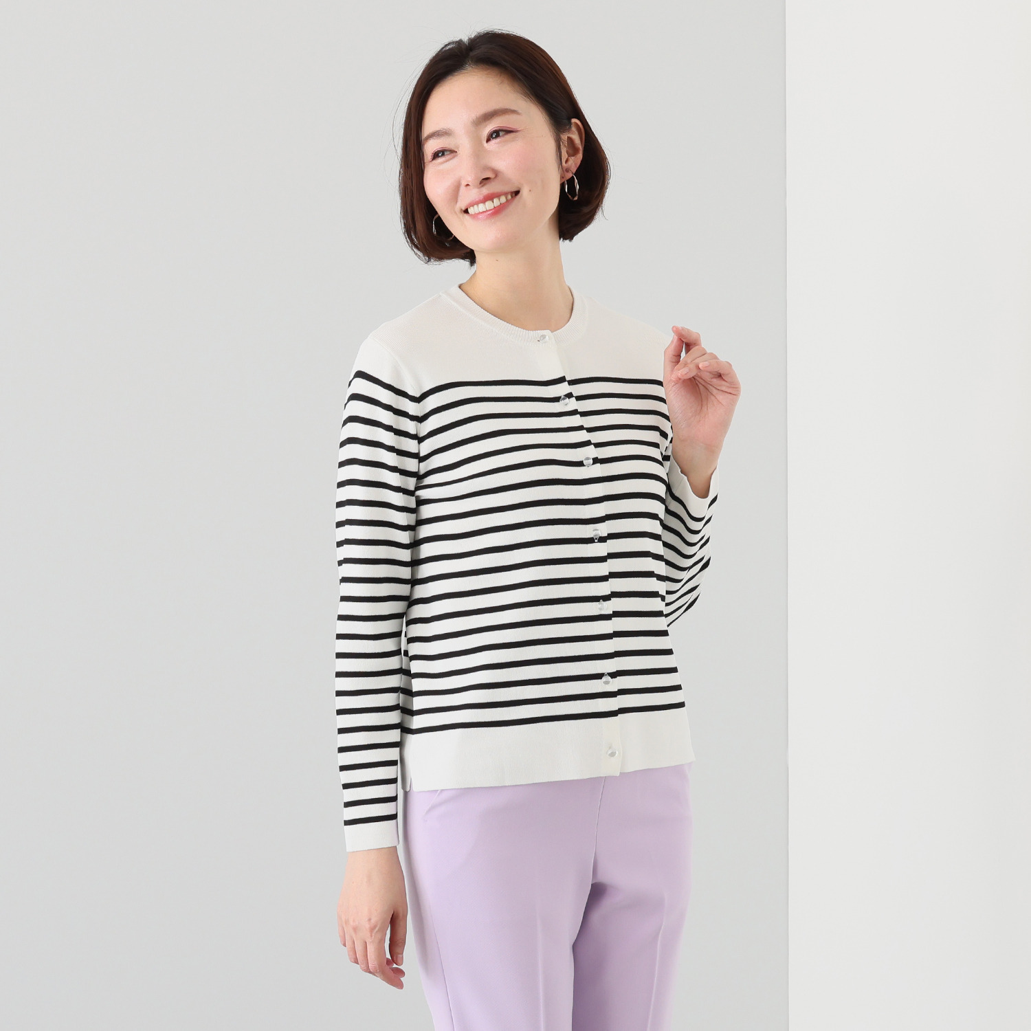 ルクオーレ きれい見え 総針編 ボタンアクセント ニットカーディガン