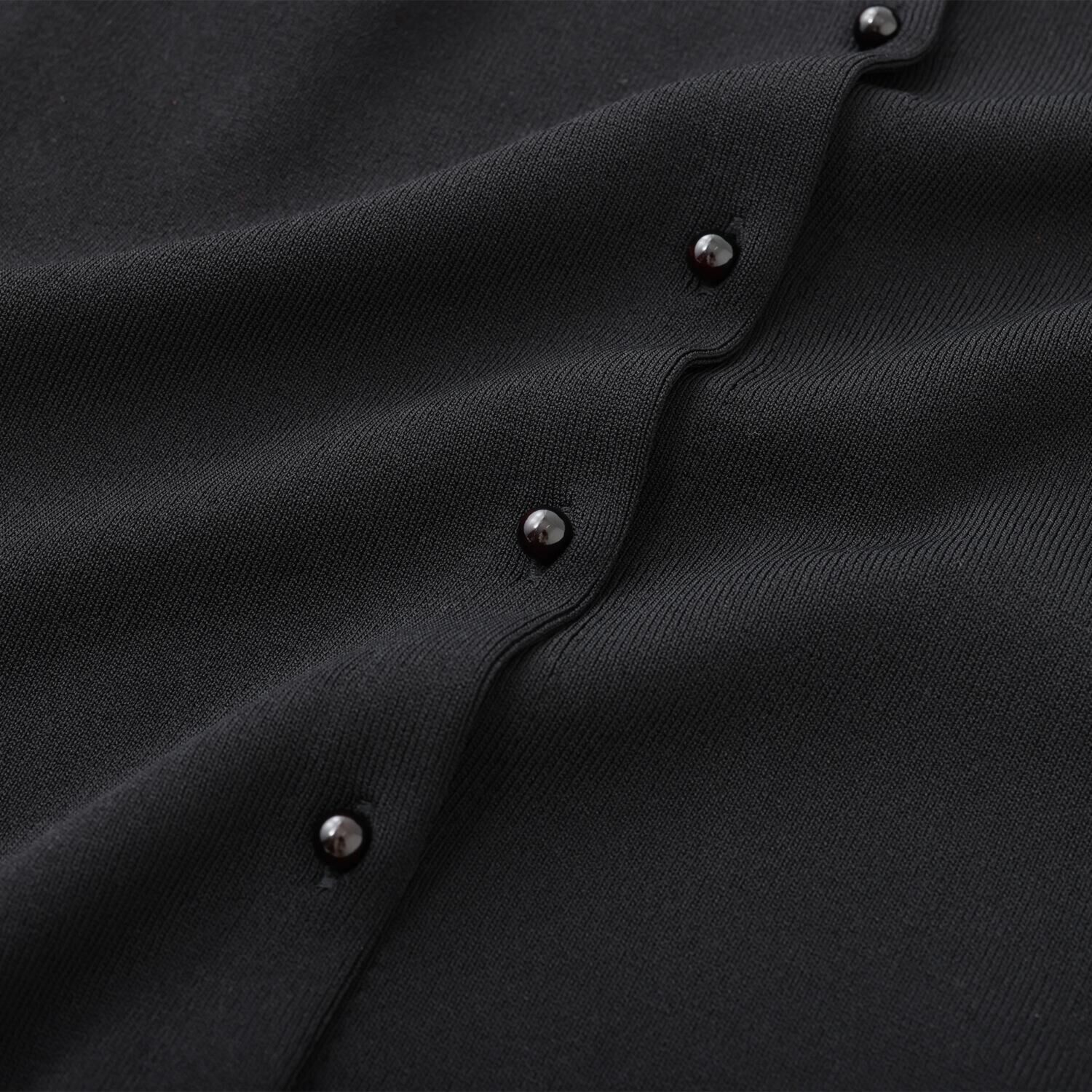 ルクオーレ きれい見え 総針編 ボタンアクセント ニットカーディガン