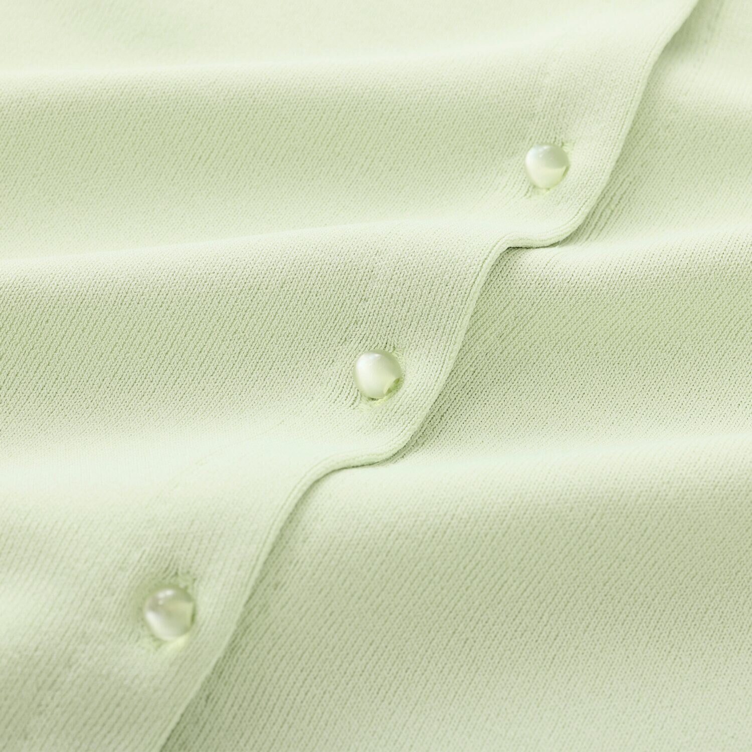 ルクオーレ きれい見え 総針編 ボタンアクセント ニットカーディガン