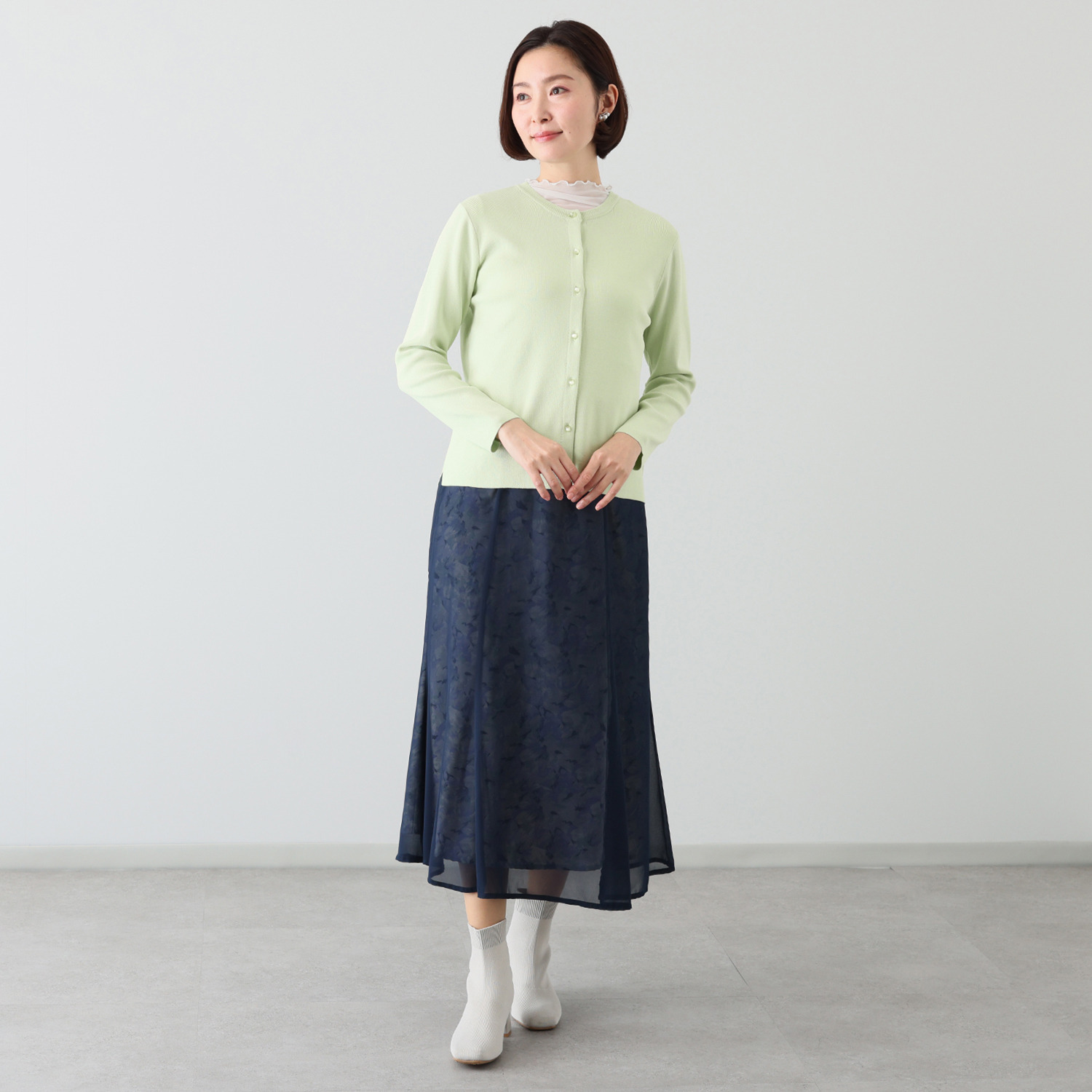 ルクオーレ きれい見え 総針編 ボタンアクセント ニットカーディガン