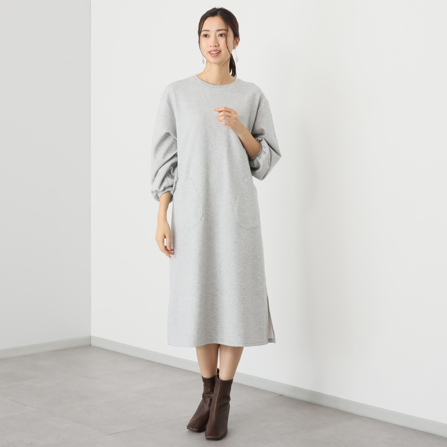 アットランティーヴァ アリア サイドスリットワンピース