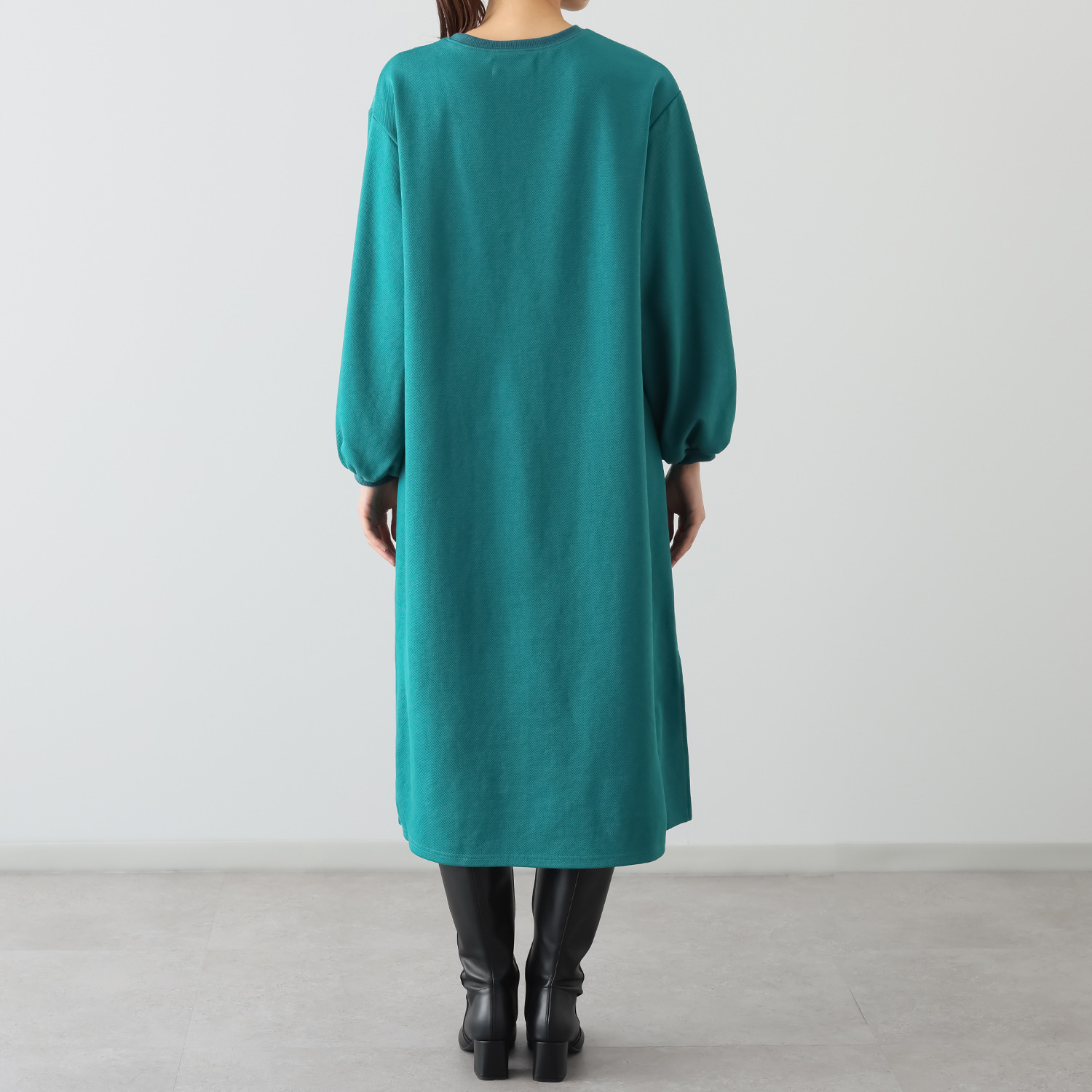 アットランティーヴァ アリア サイドスリットワンピース