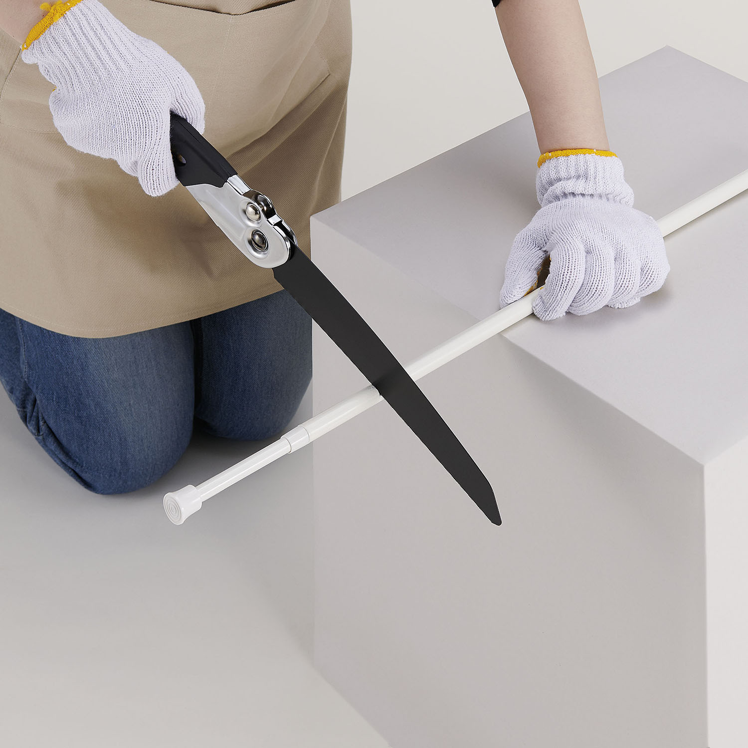 粗大ごみの解体に！ 廃棄物を コンパクトな大きさに 折り畳み式 多目的廃棄物ノコギリ