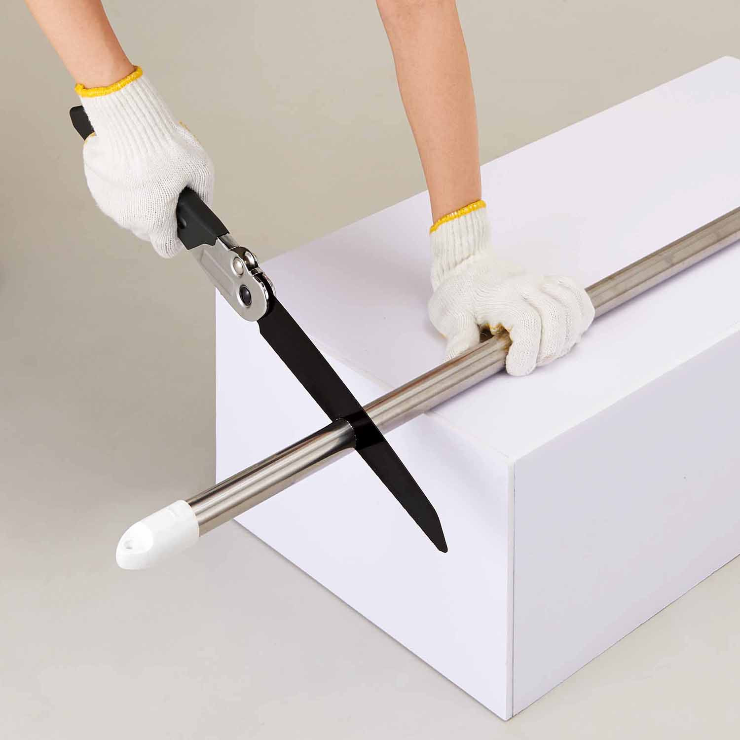 粗大ごみの解体に！ 廃棄物を コンパクトな大きさに 折り畳み式 多目的廃棄物ノコギリ