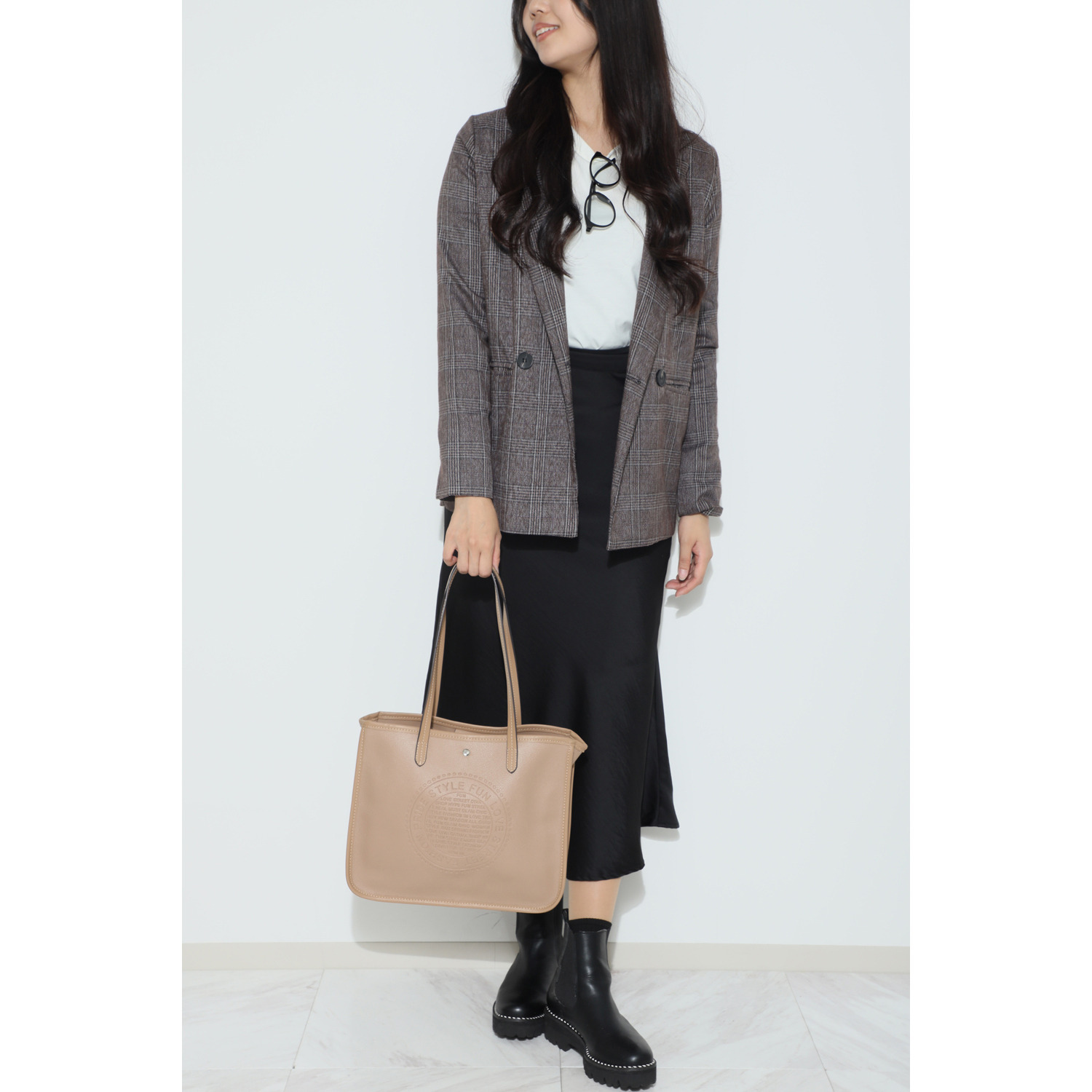 ラルジュ サークル型押し フェイクレザー 軽量Ａ４トートバッグ