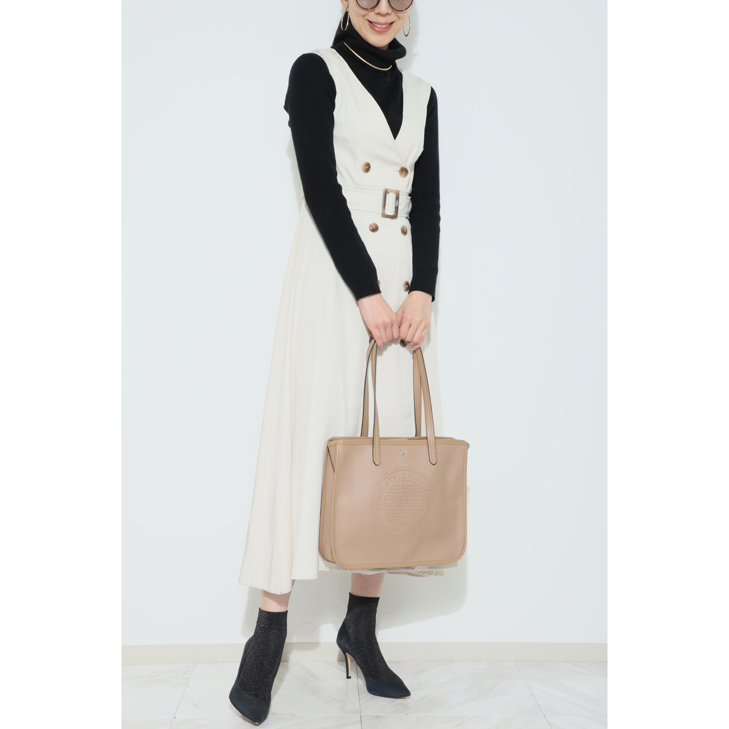 ラルジュ サークル型押し フェイクレザー 軽量Ａ４トートバッグ