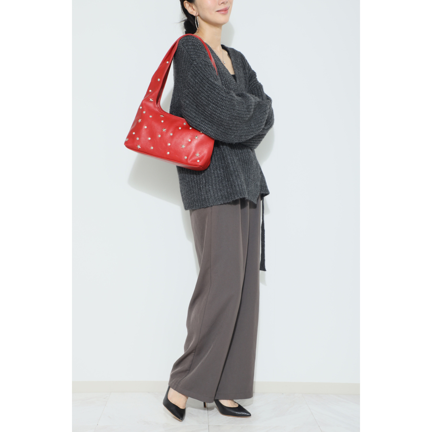 ラルジュ スタッズアクセント ワンハンドルバッグ