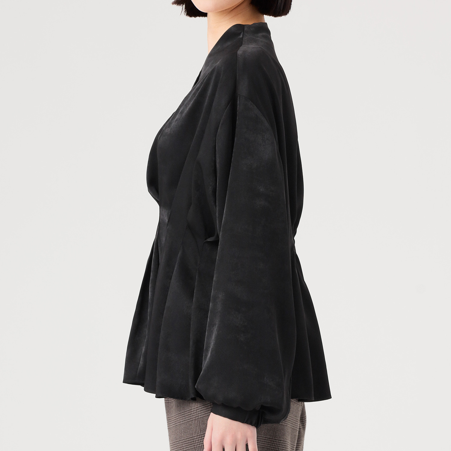 イフェメル／ ダブルフェーストーキョー 日本製 ウエストタック ハイネックブラウス