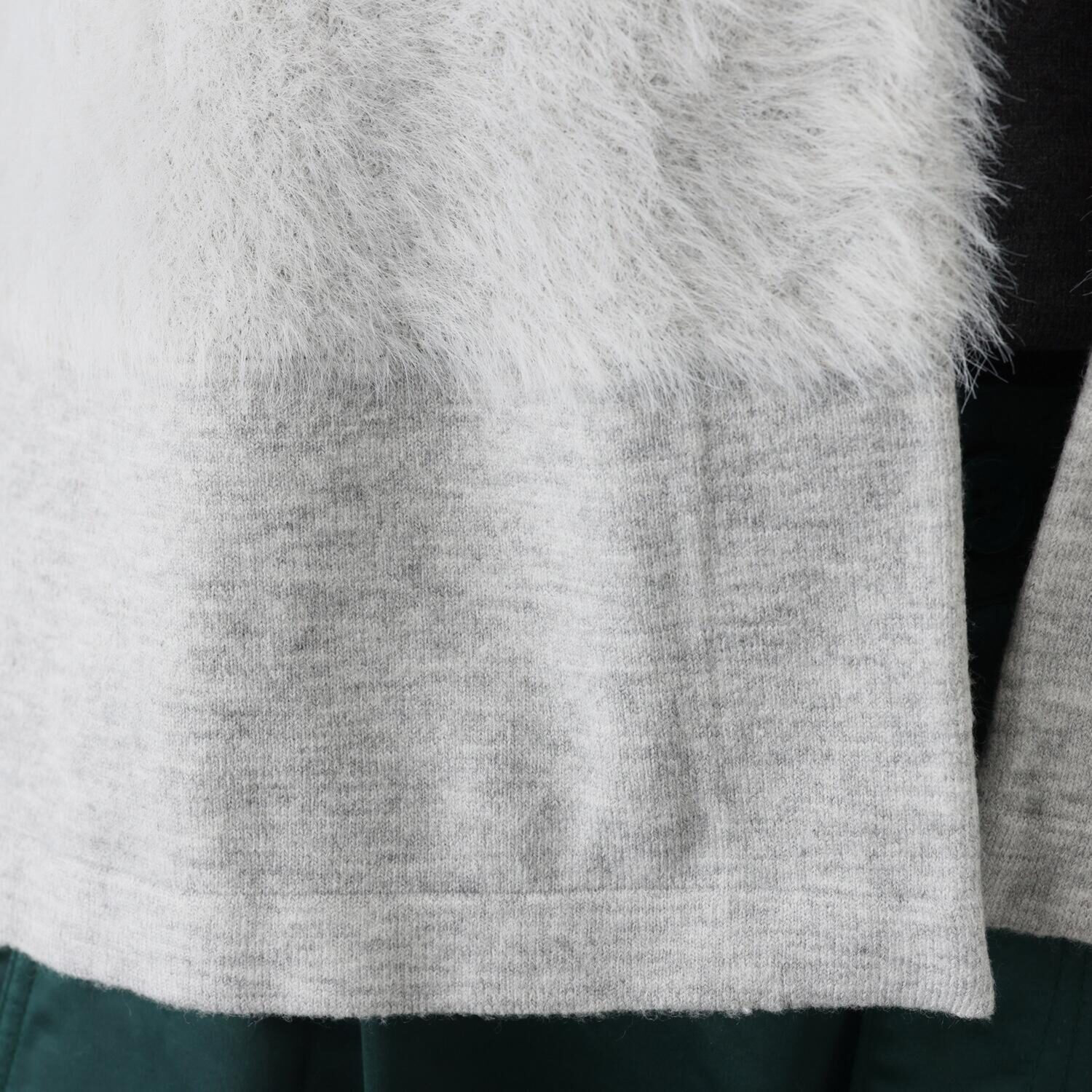 マイジュジュ 一枚で決まる！ ふわふわフェザーヤーン 編地レイヤード ニットジレ