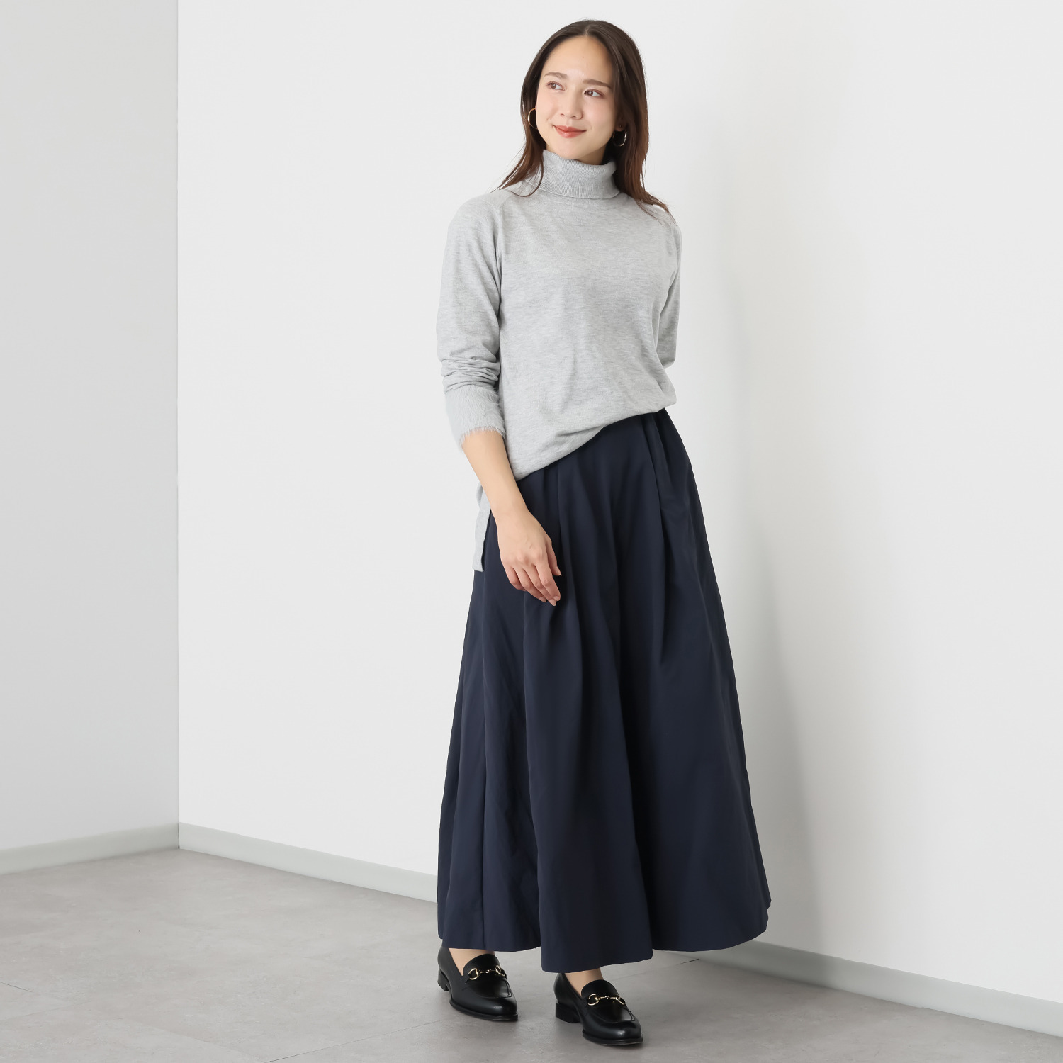 マイジュジュ 一枚で決まる！ ふわふわ フェザーヤーンカフス ハイネックプルオーバー