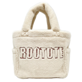 ルートート ふわふわな触り心地！ フェイクファー ロゴトートバッグ