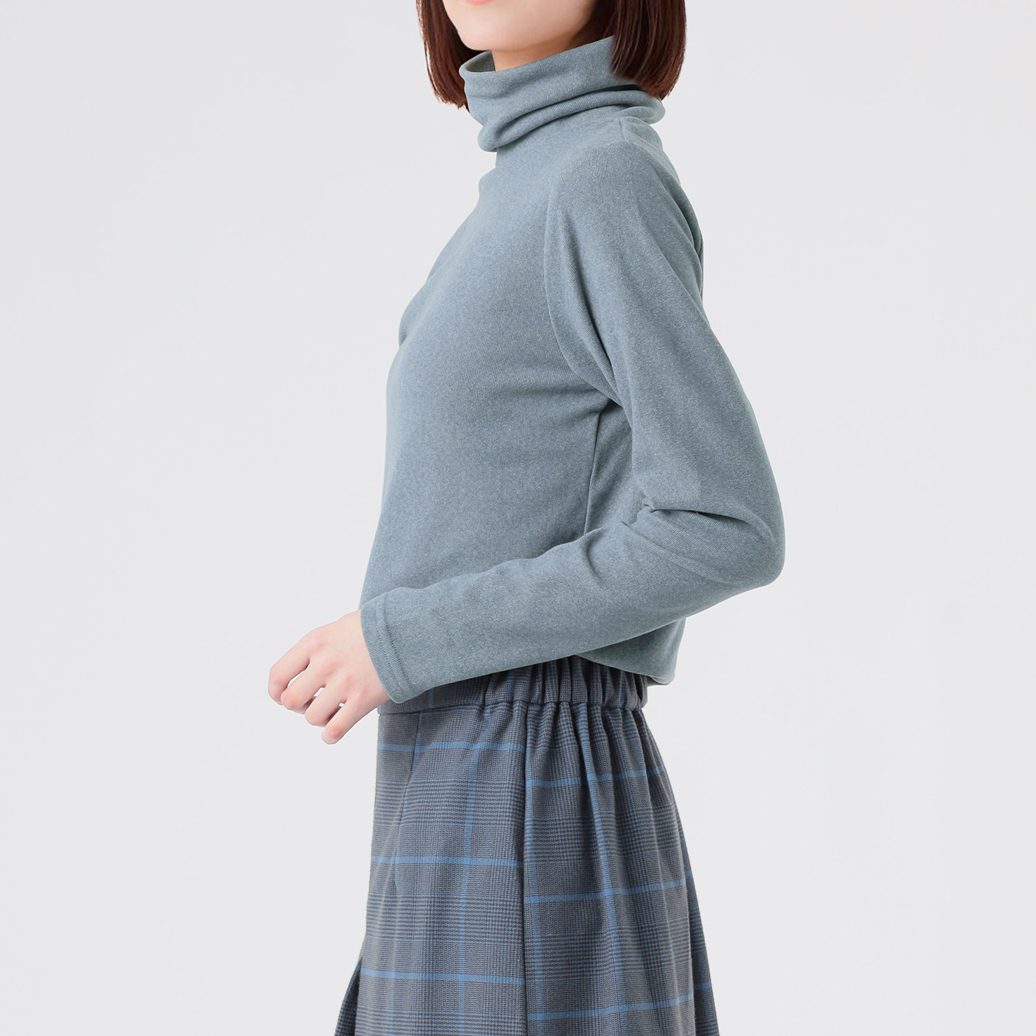 エムエムオー 吸湿発熱 スムース タートルネック プルオーバー