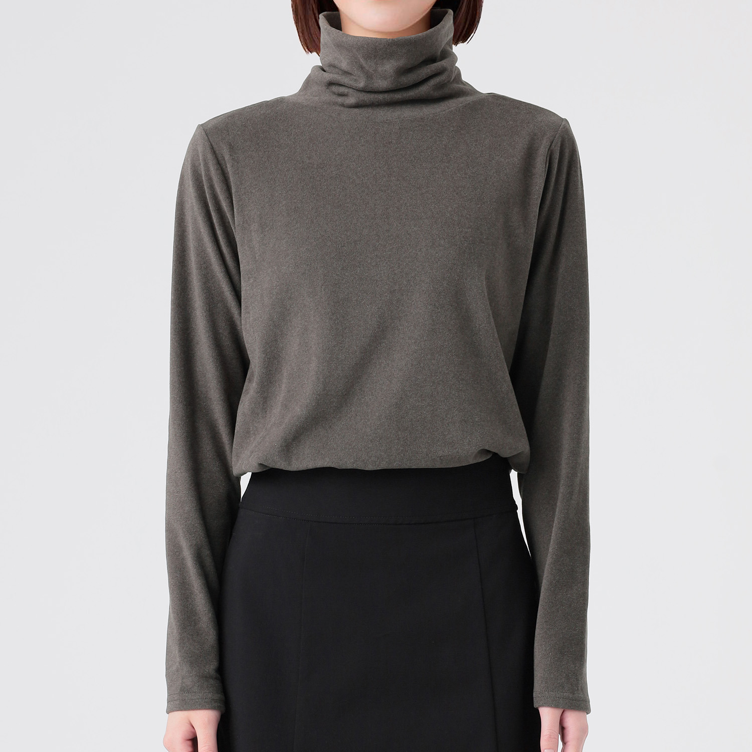 エムエムオー 吸湿発熱 スムース タートルネック プルオーバー