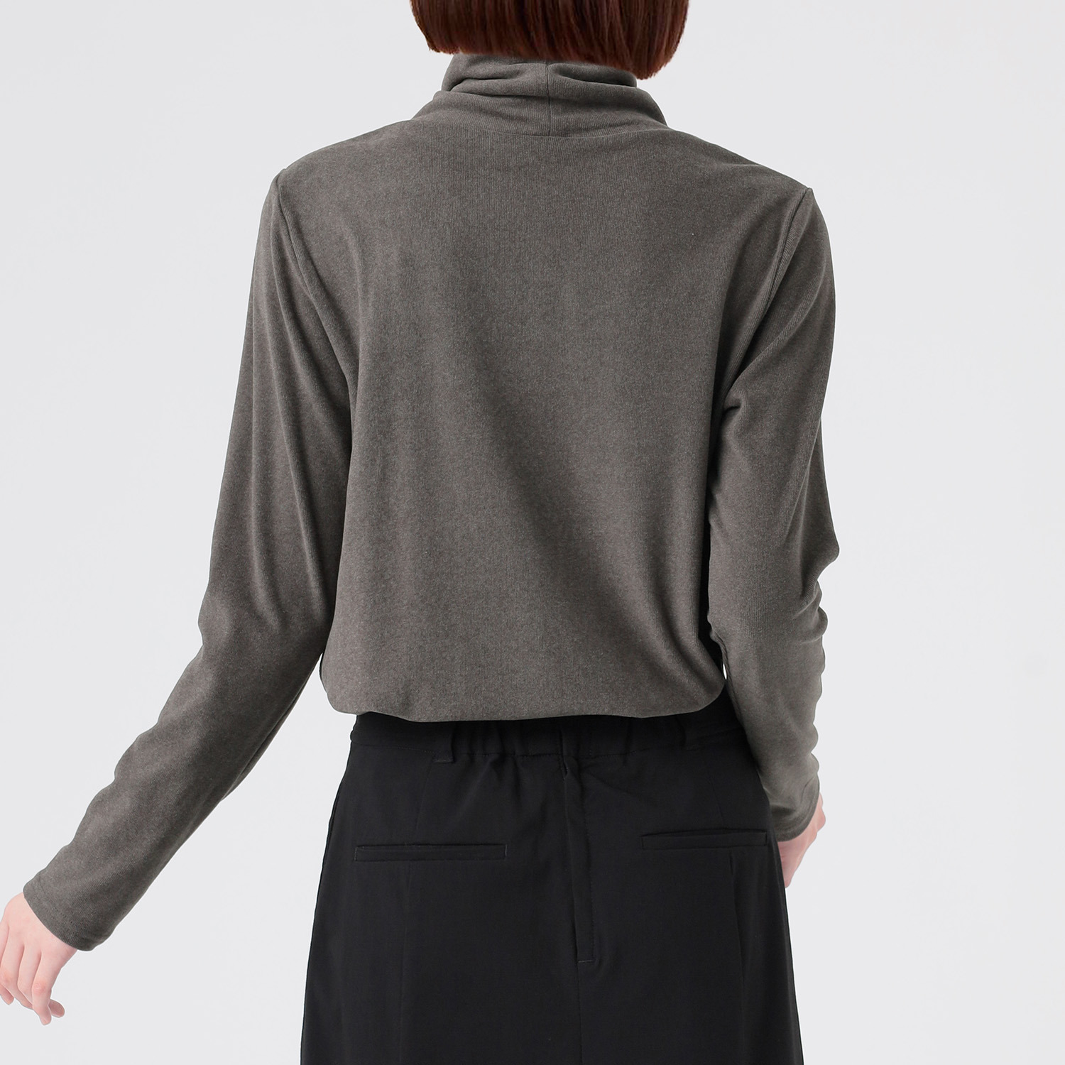 エムエムオー 吸湿発熱 スムース タートルネック プルオーバー