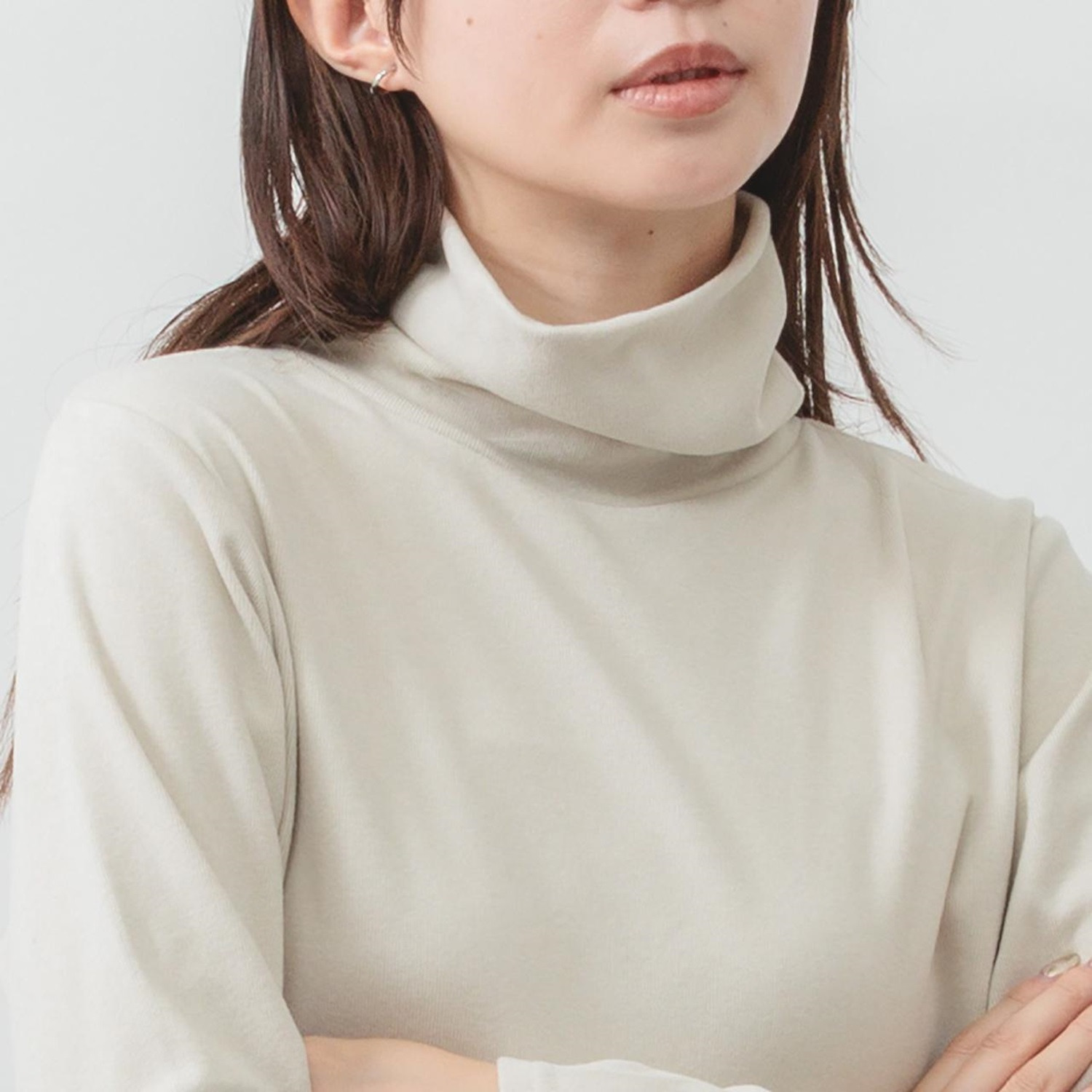 エムエムオー 吸湿発熱 スムース タートルネック プルオーバー