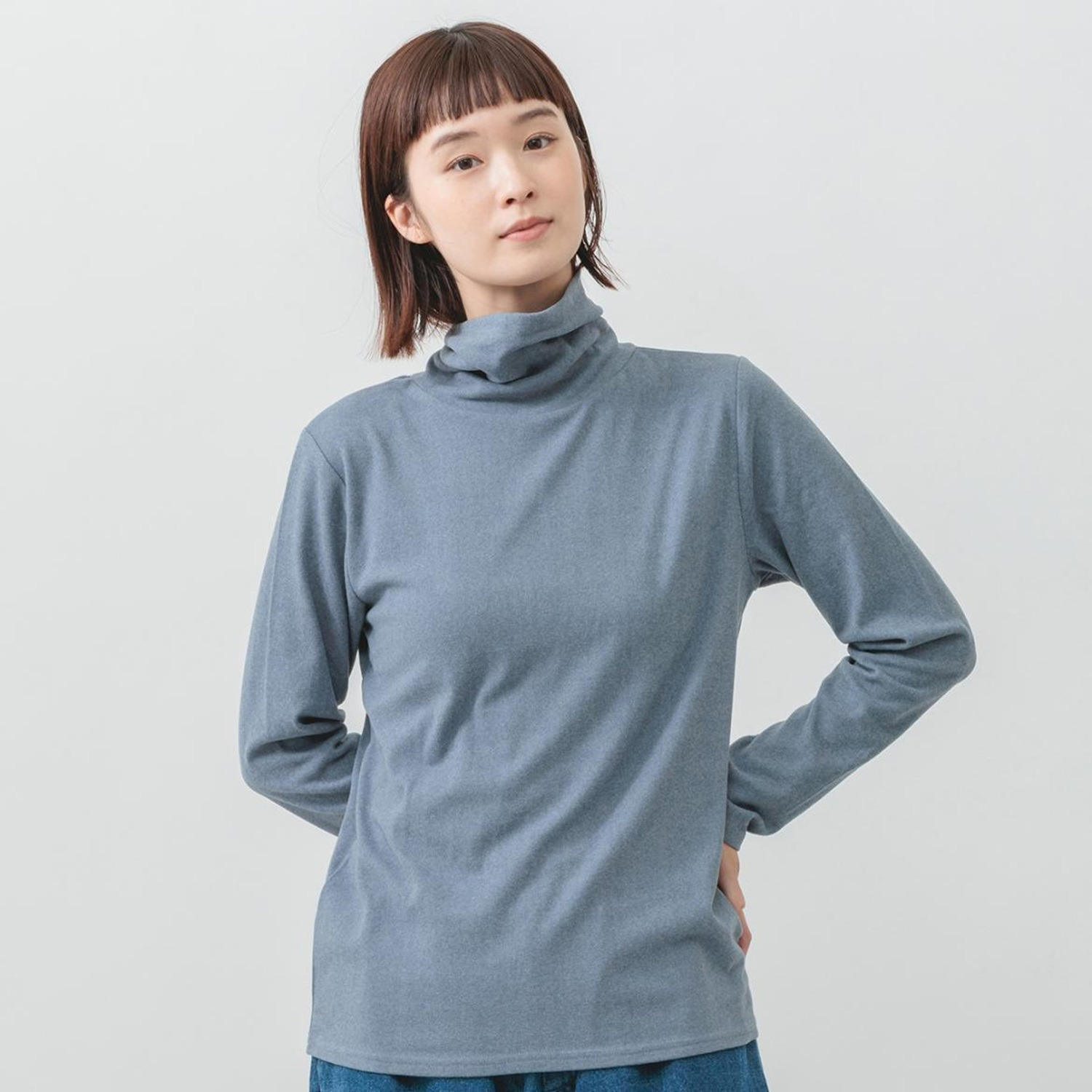 エムエムオー 吸湿発熱 スムース タートルネック プルオーバー