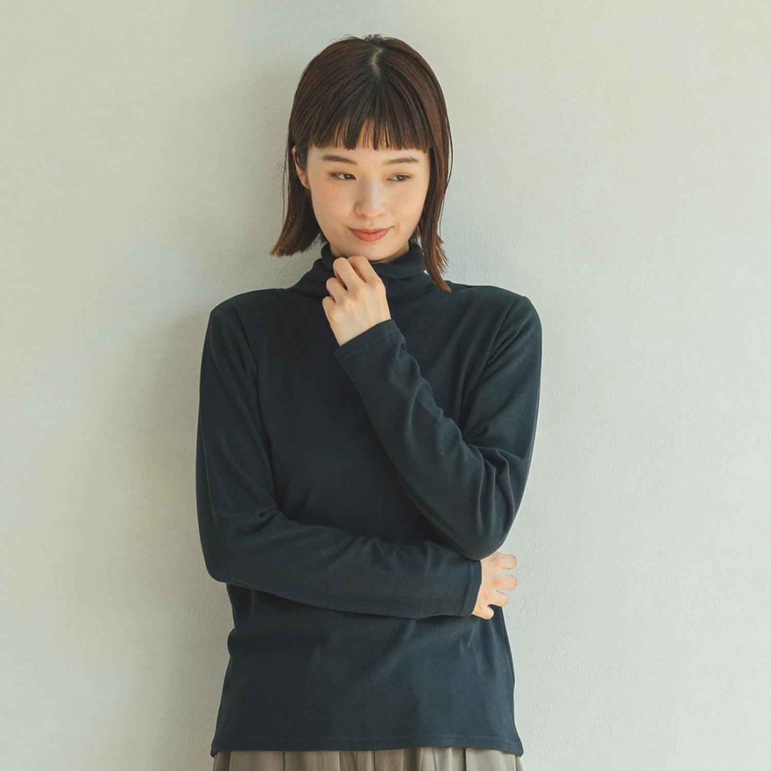 エムエムオー 吸湿発熱 スムース タートルネック プルオーバー